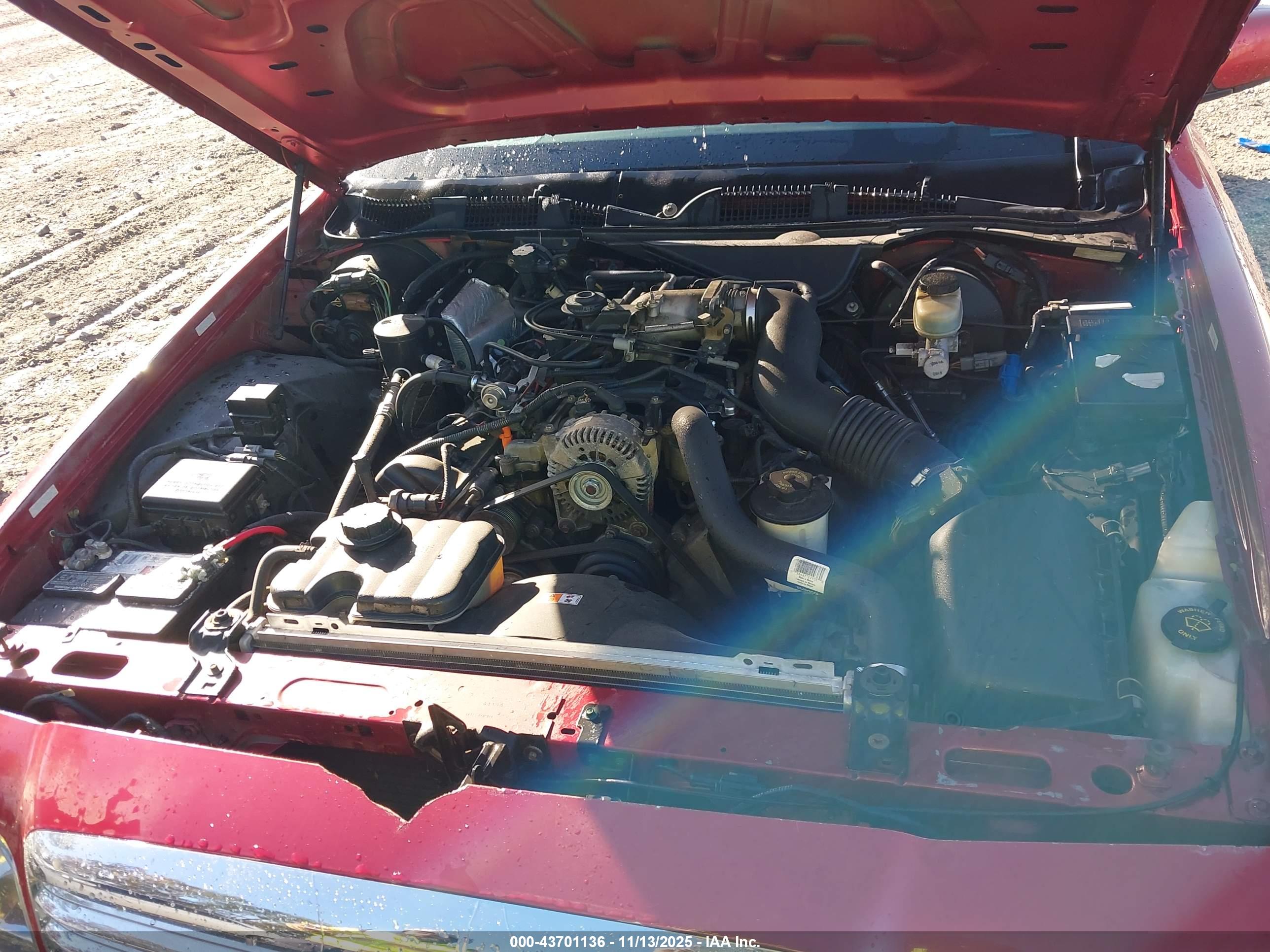 FORD CROWN image 10