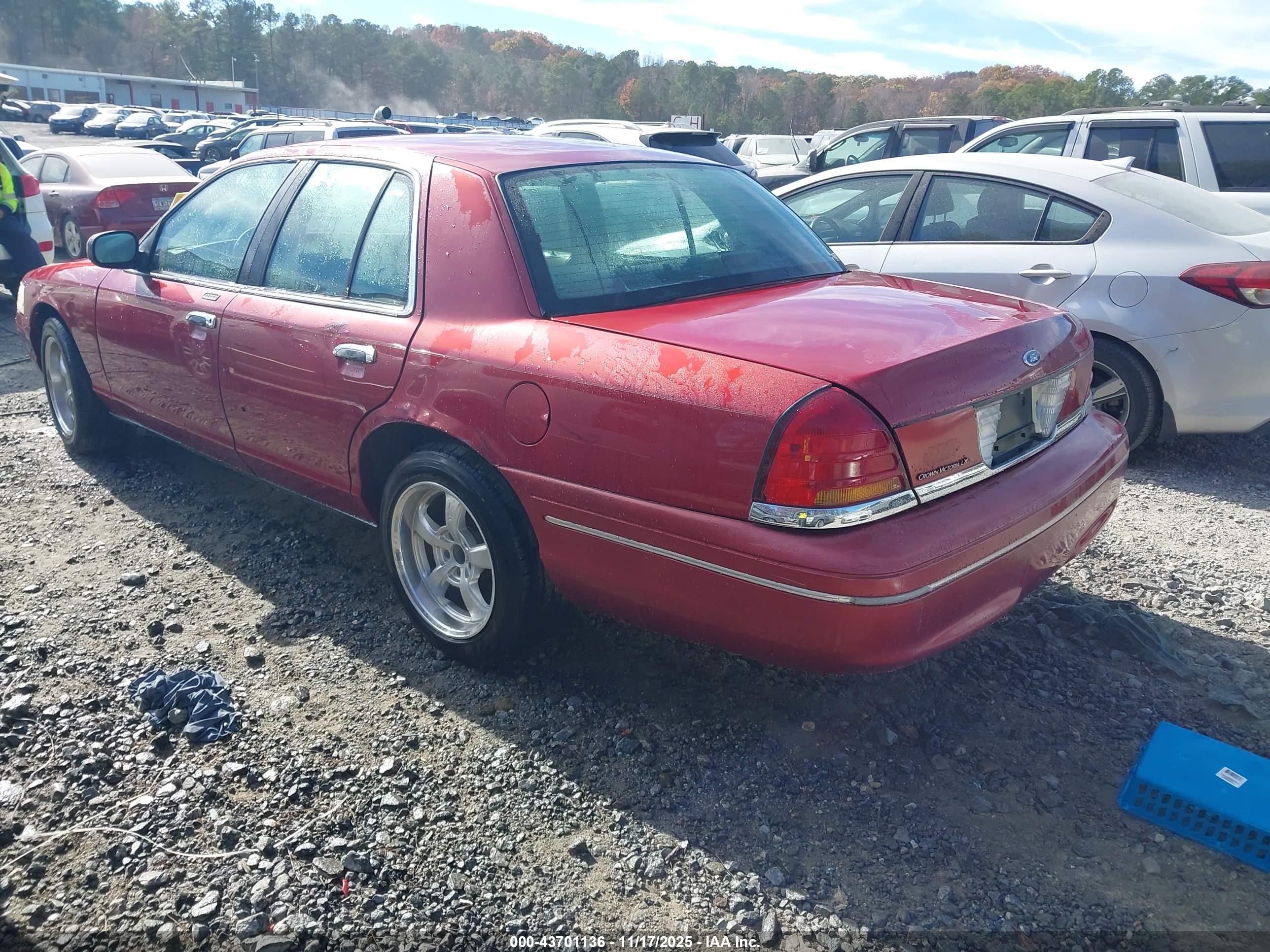 FORD CROWN image 3
