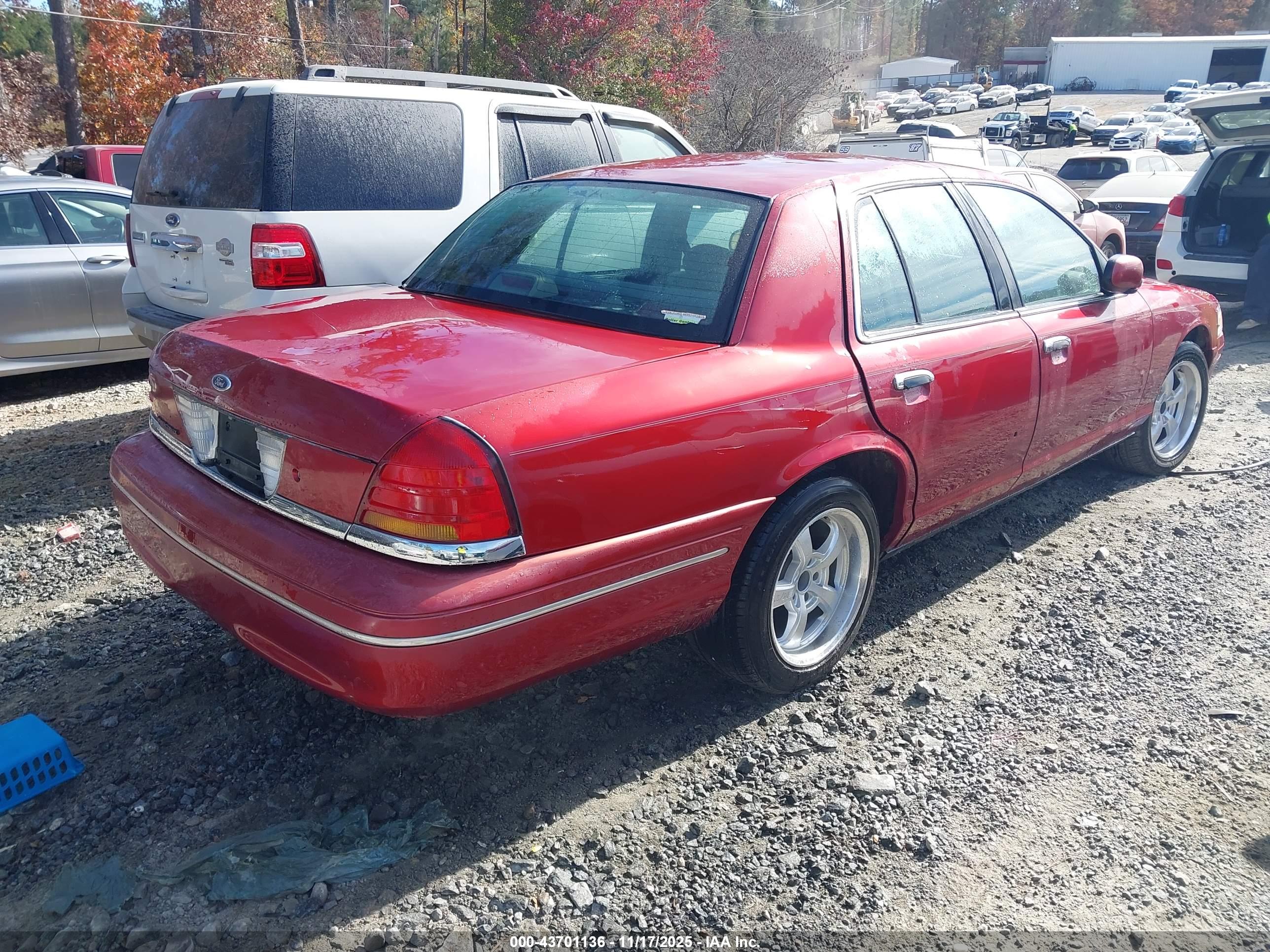 FORD CROWN image 4