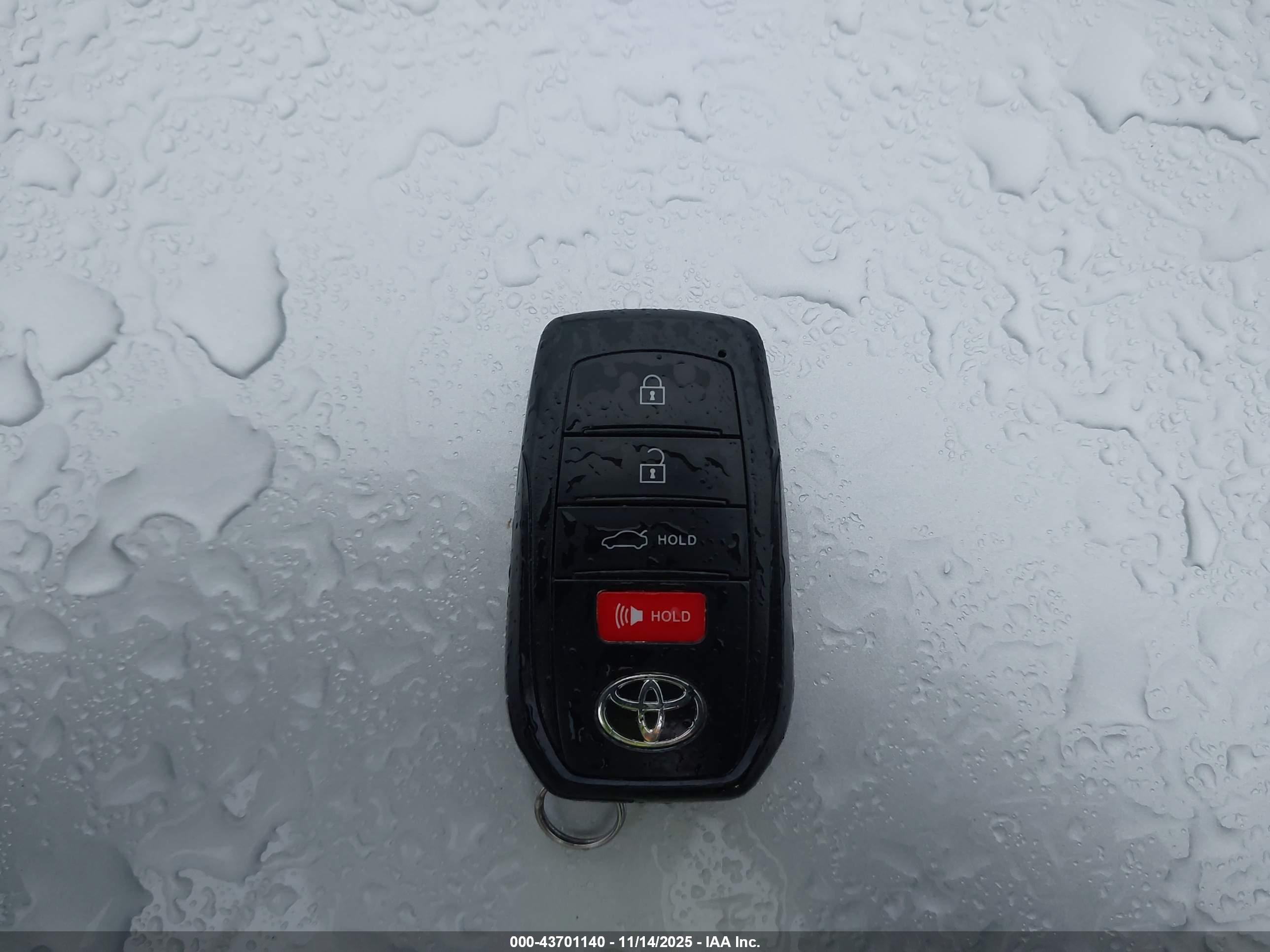 TOYOTA COROLLA image 11