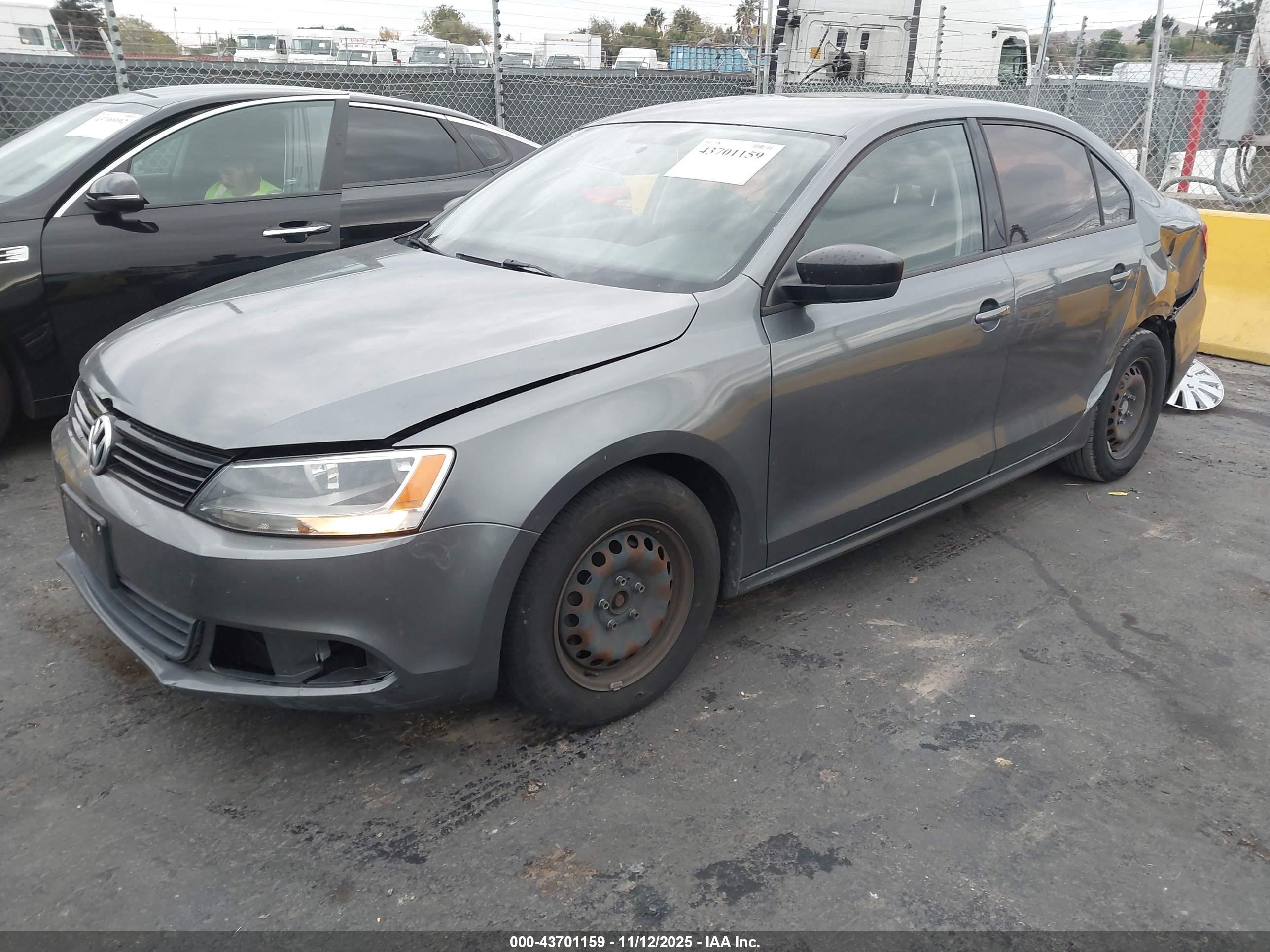 VOLKSWAGEN JETTA image 2