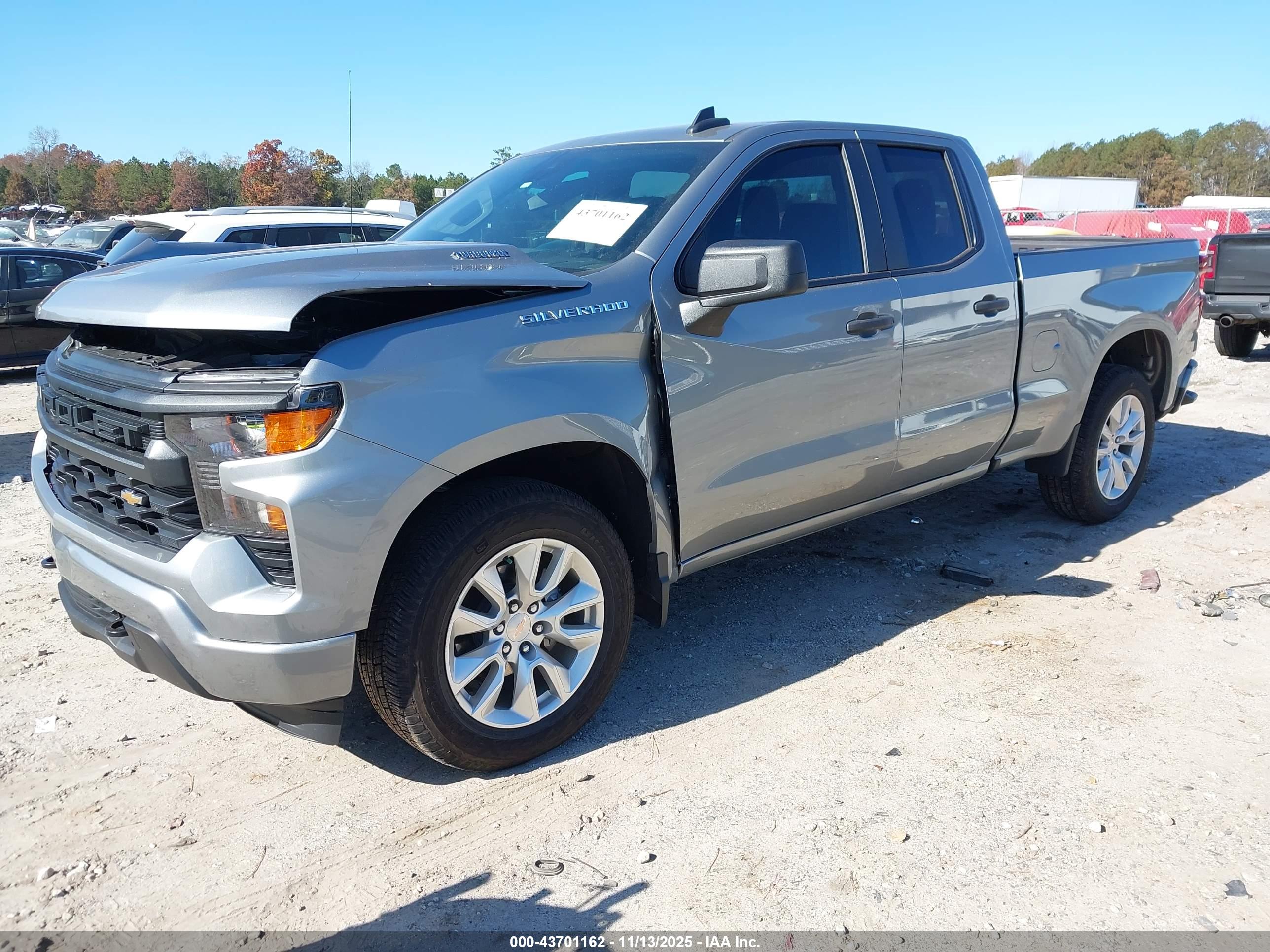 CHEVROLET SILVERADO image 2