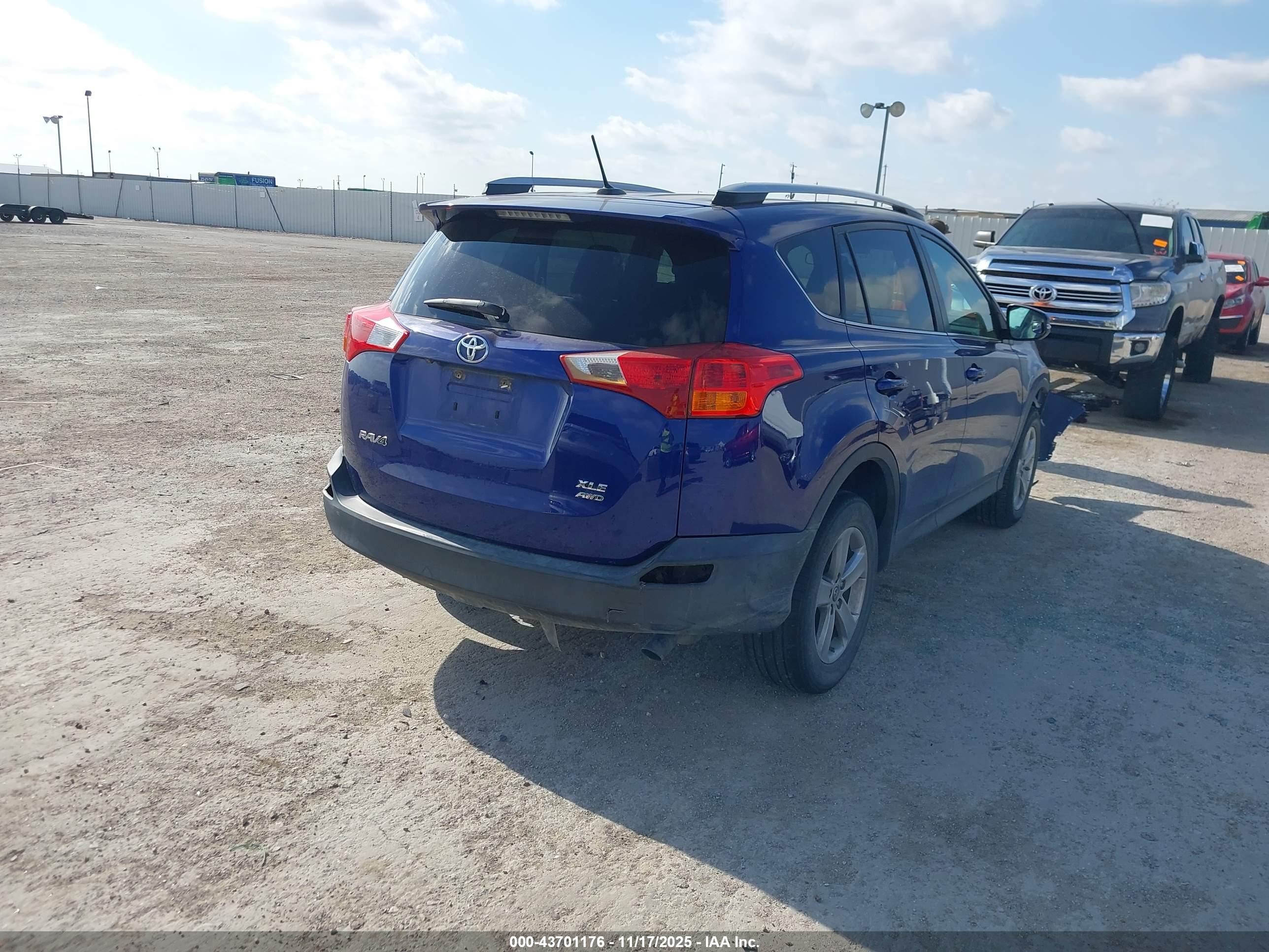 TOYOTA RAV4 image 4