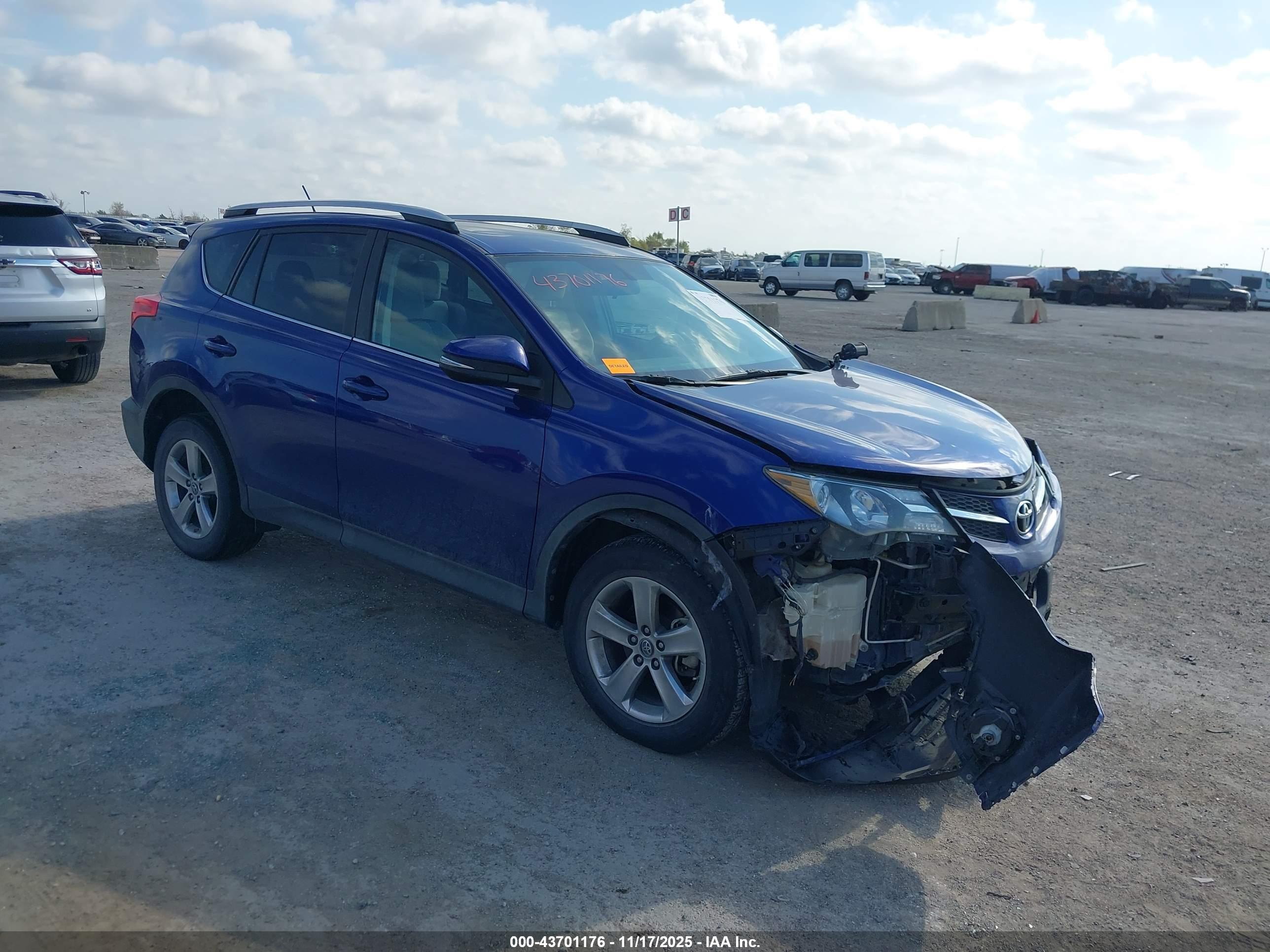 TOYOTA RAV4 image 6