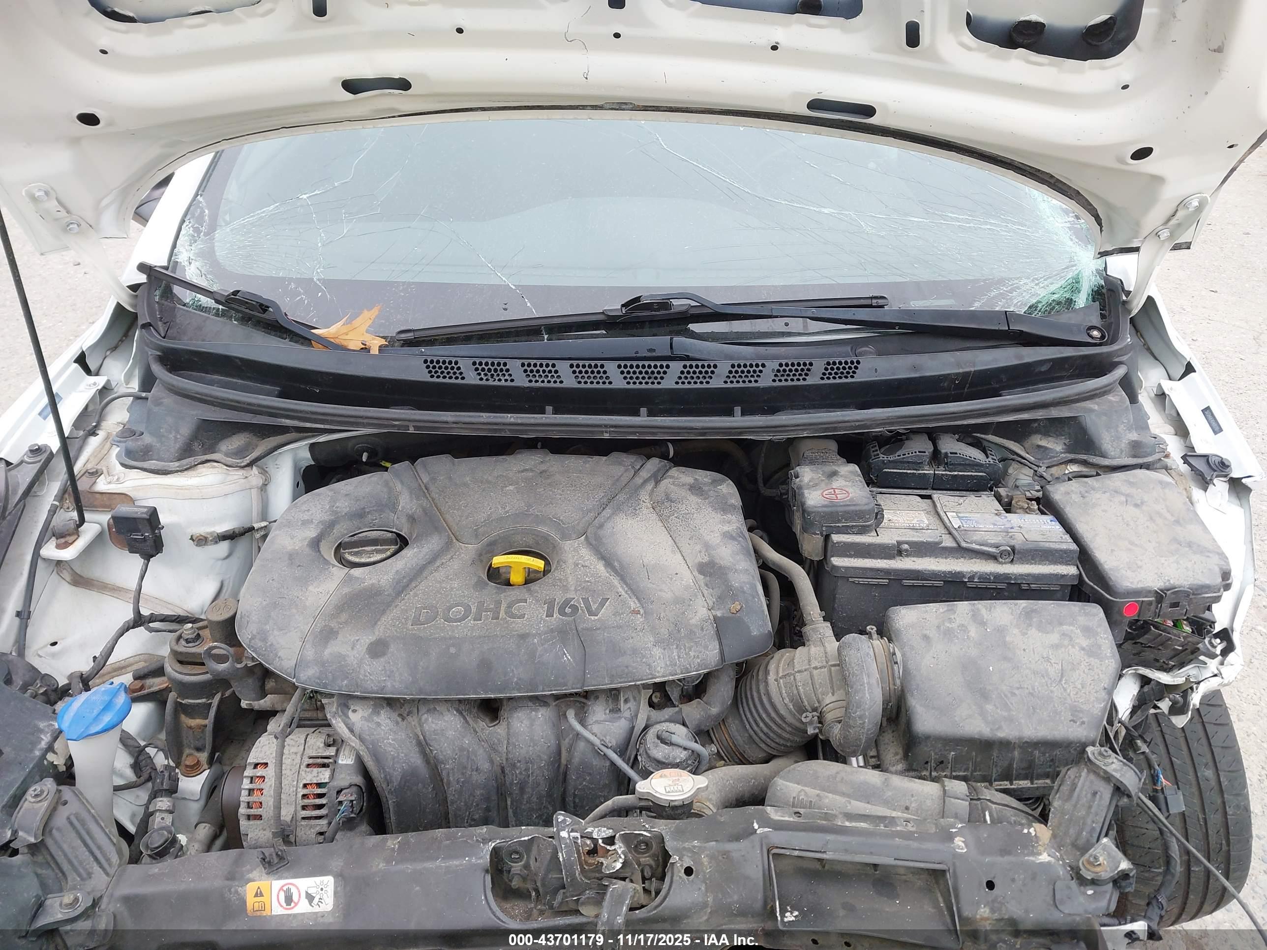 HYUNDAI ELANTRA image 10