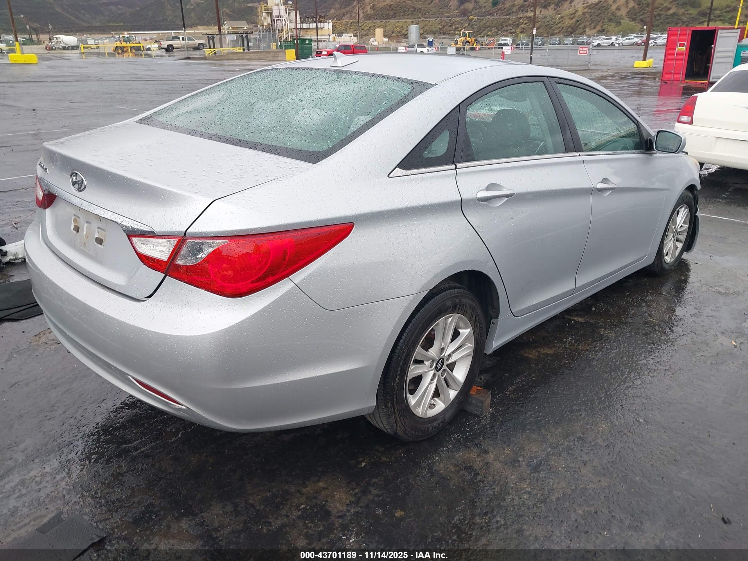 HYUNDAI SONATA image 4