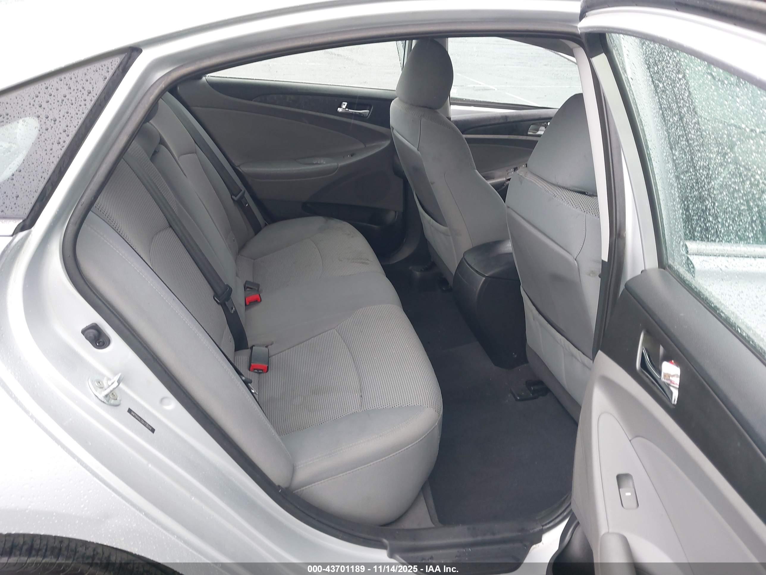 HYUNDAI SONATA image 8