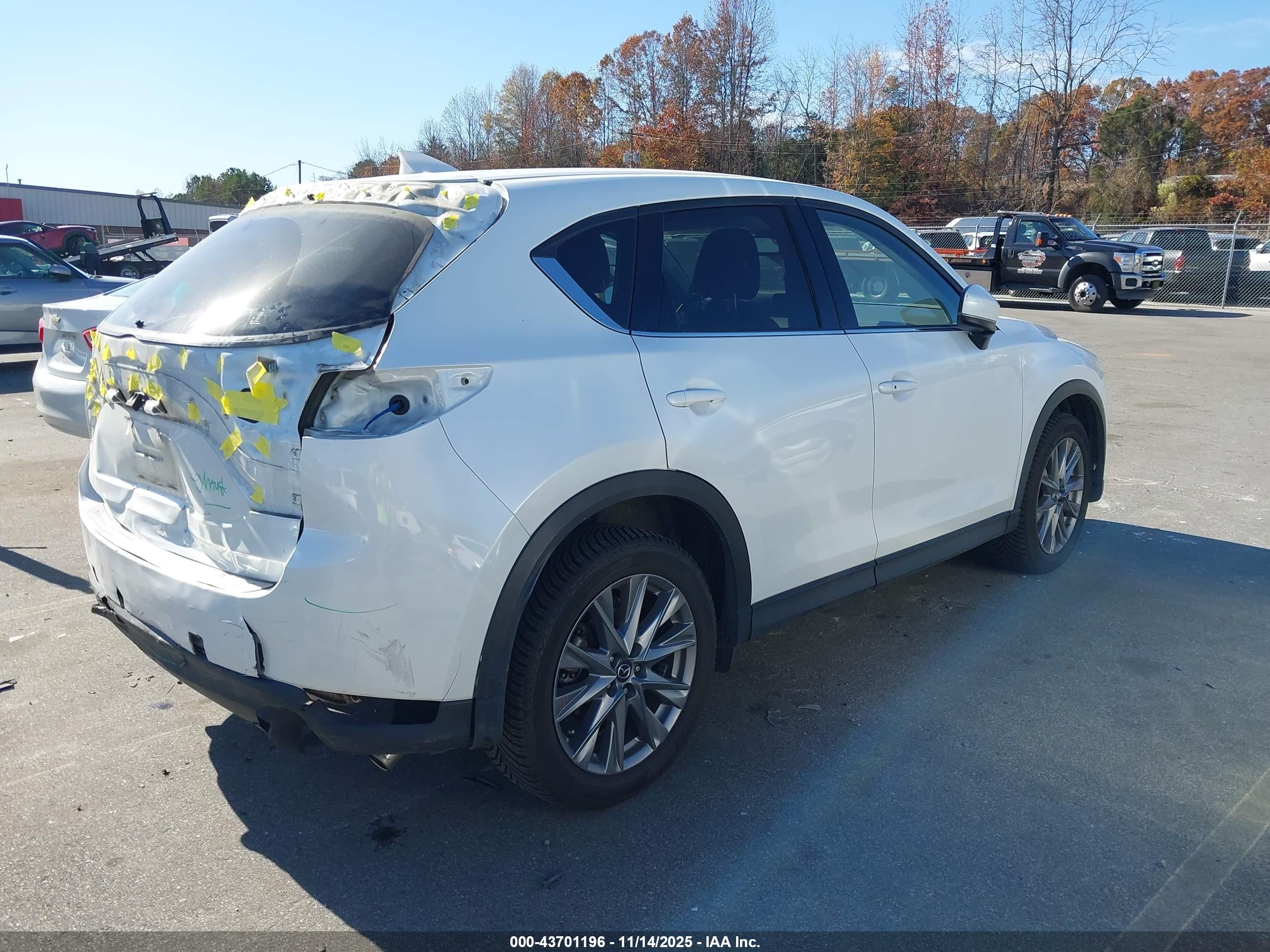 MAZDA CX-5 image 4