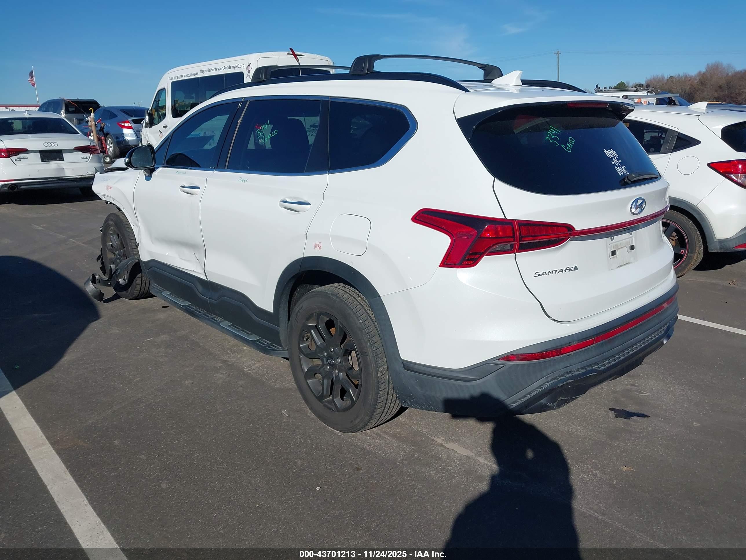 HYUNDAI SANTA image 3