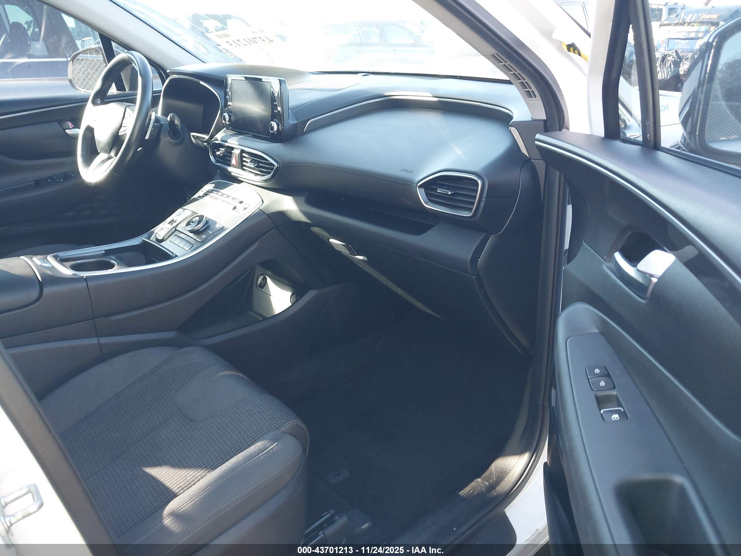 HYUNDAI SANTA image 5
