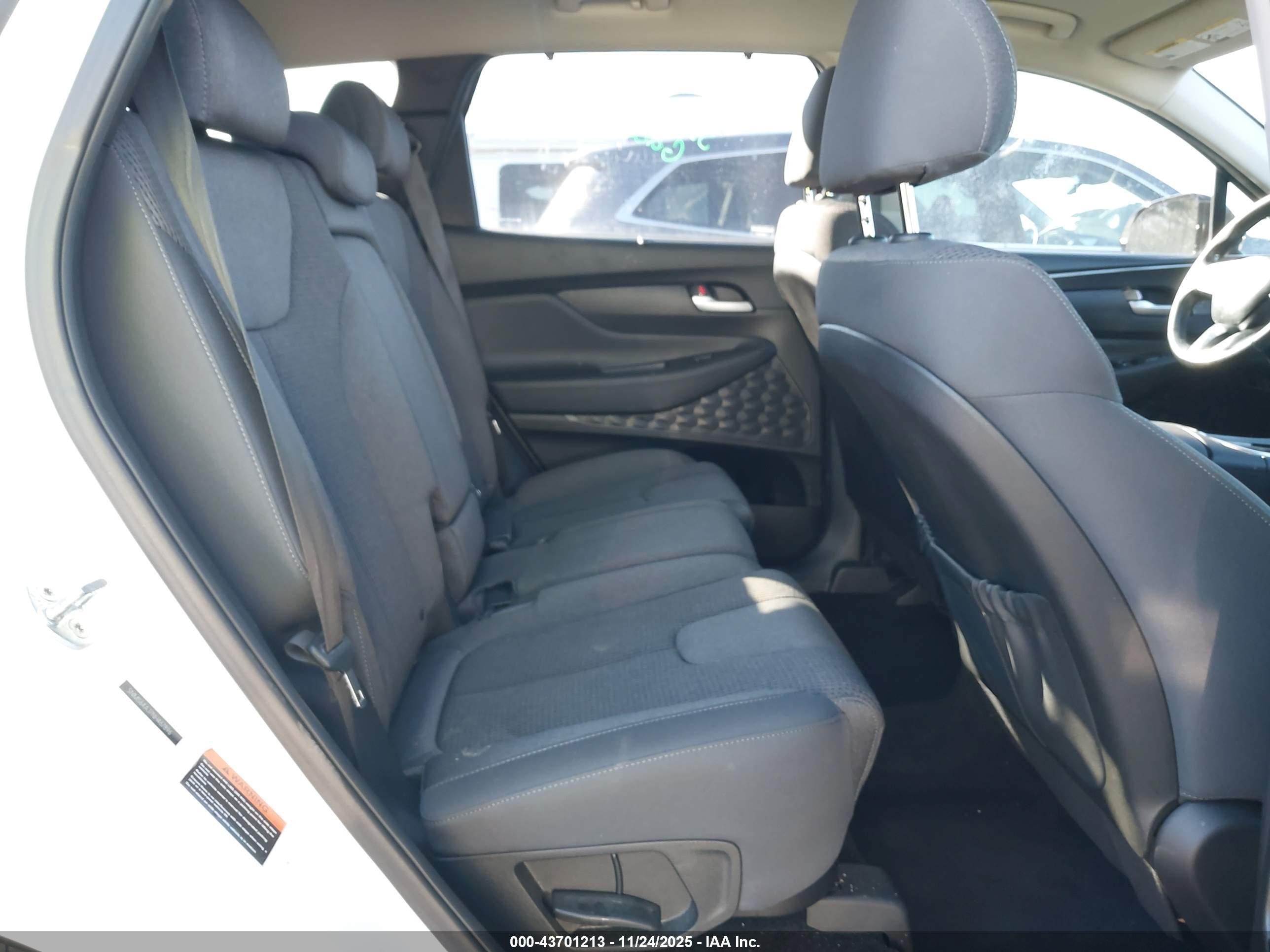 HYUNDAI SANTA image 8