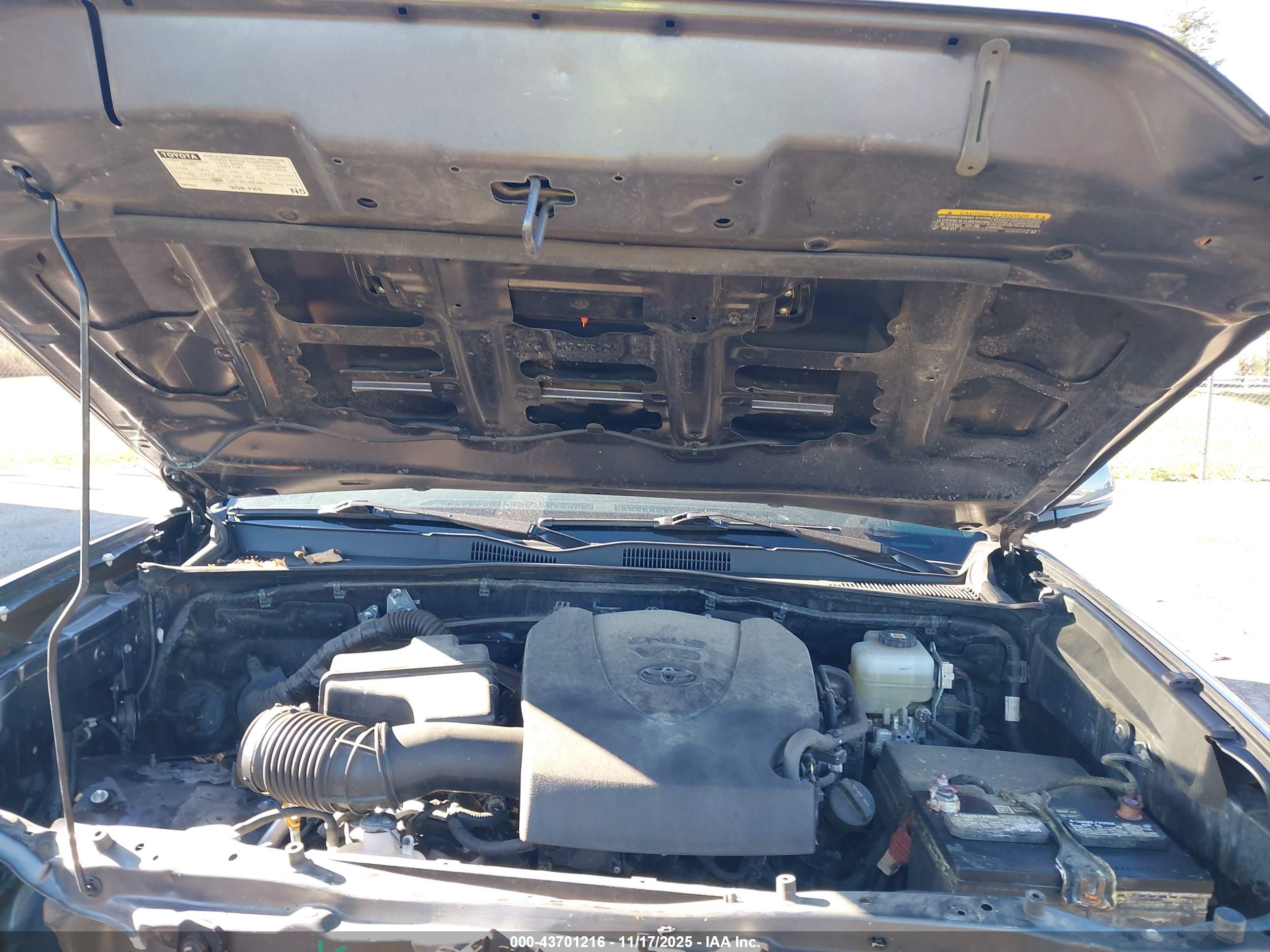 TOYOTA TACOMA image 10
