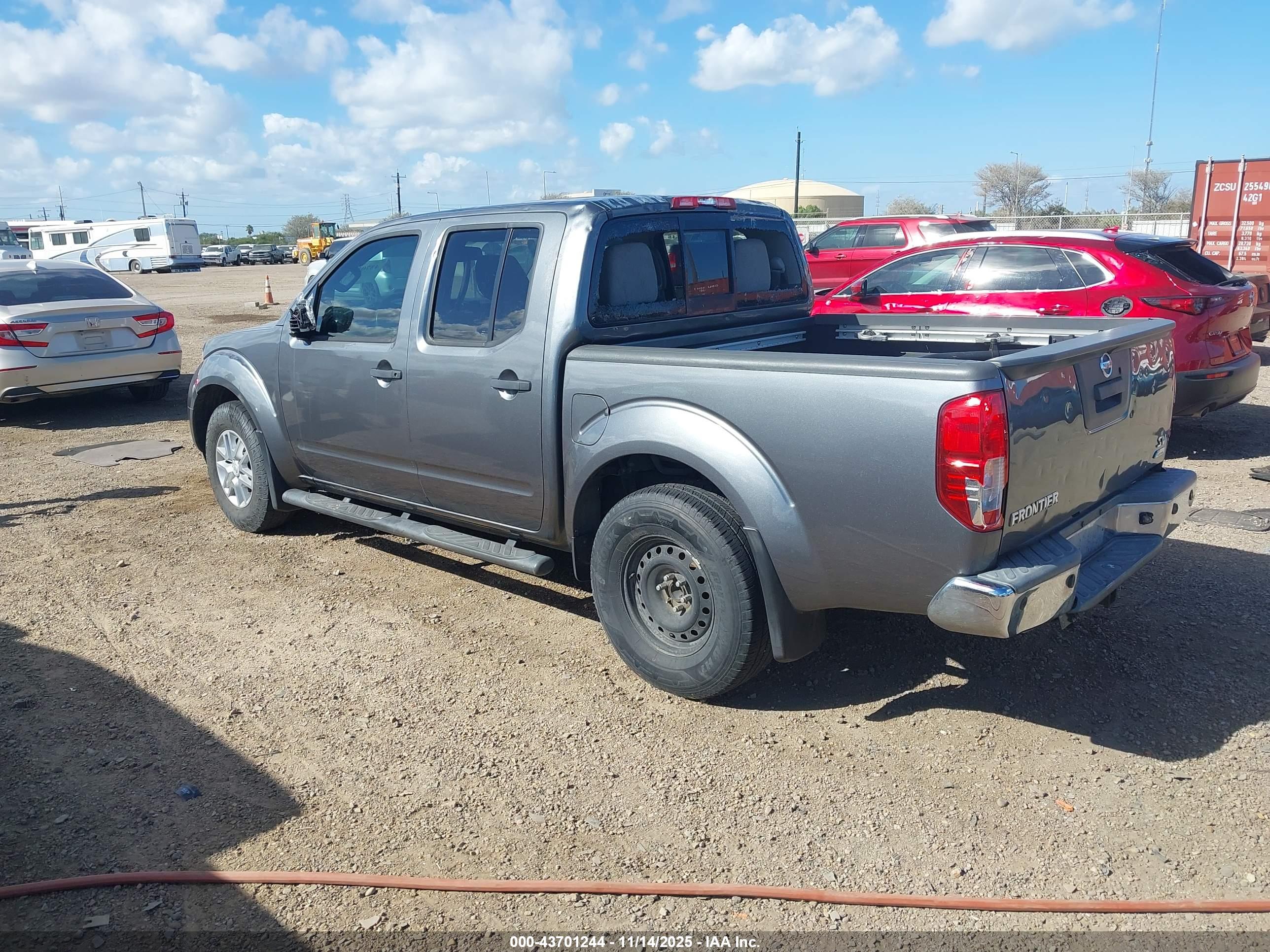 NISSAN FRONTIER image 3