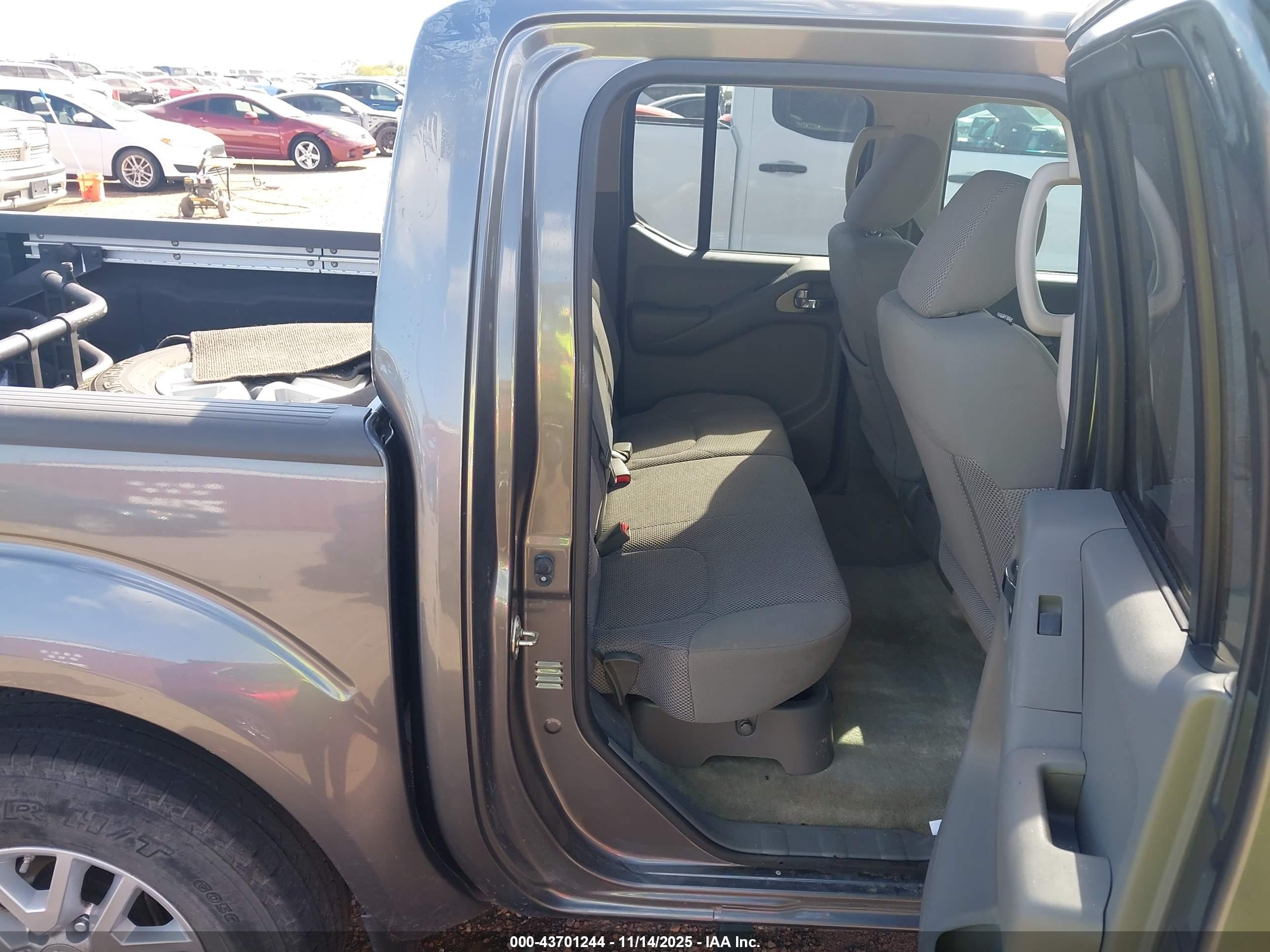 NISSAN FRONTIER image 8