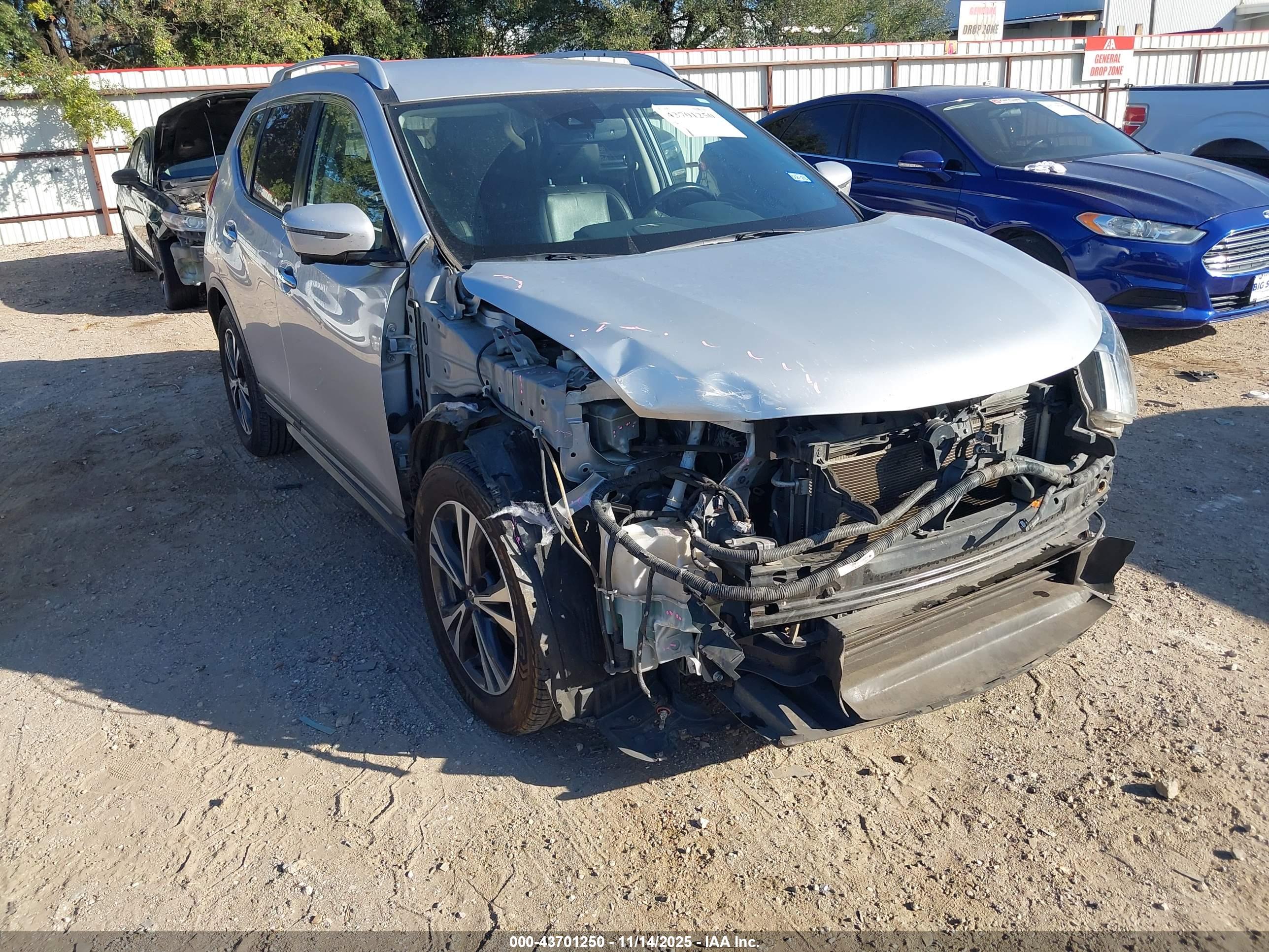 NISSAN ROGUE image 6