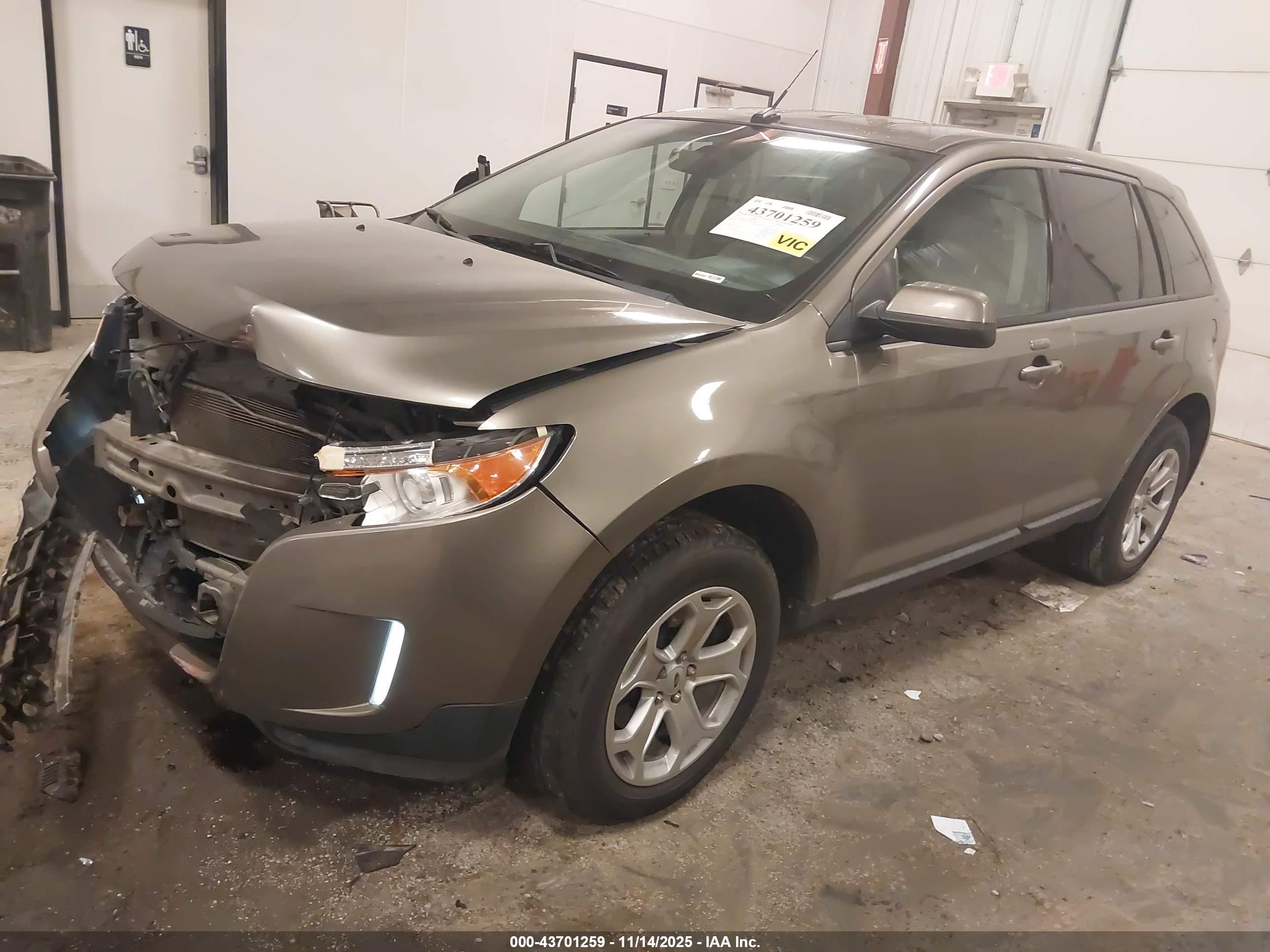 FORD EDGE image 2