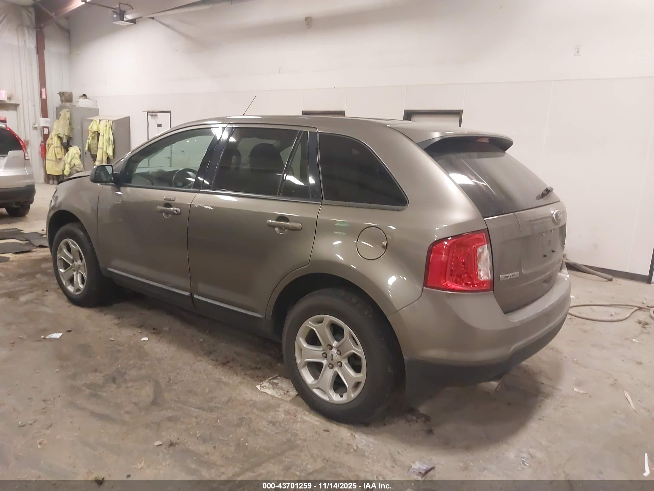 FORD EDGE image 3