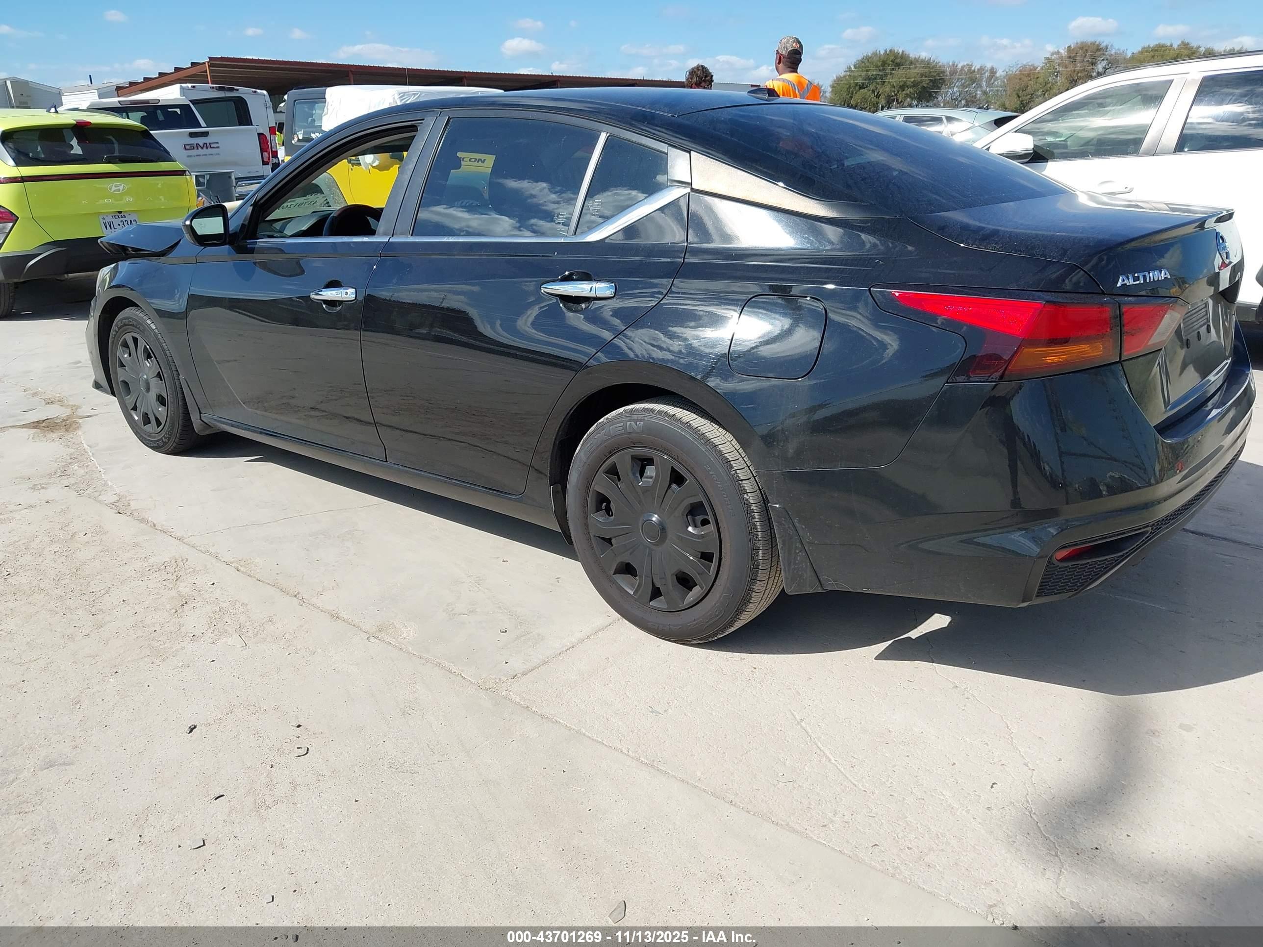 NISSAN ALTIMA image 3