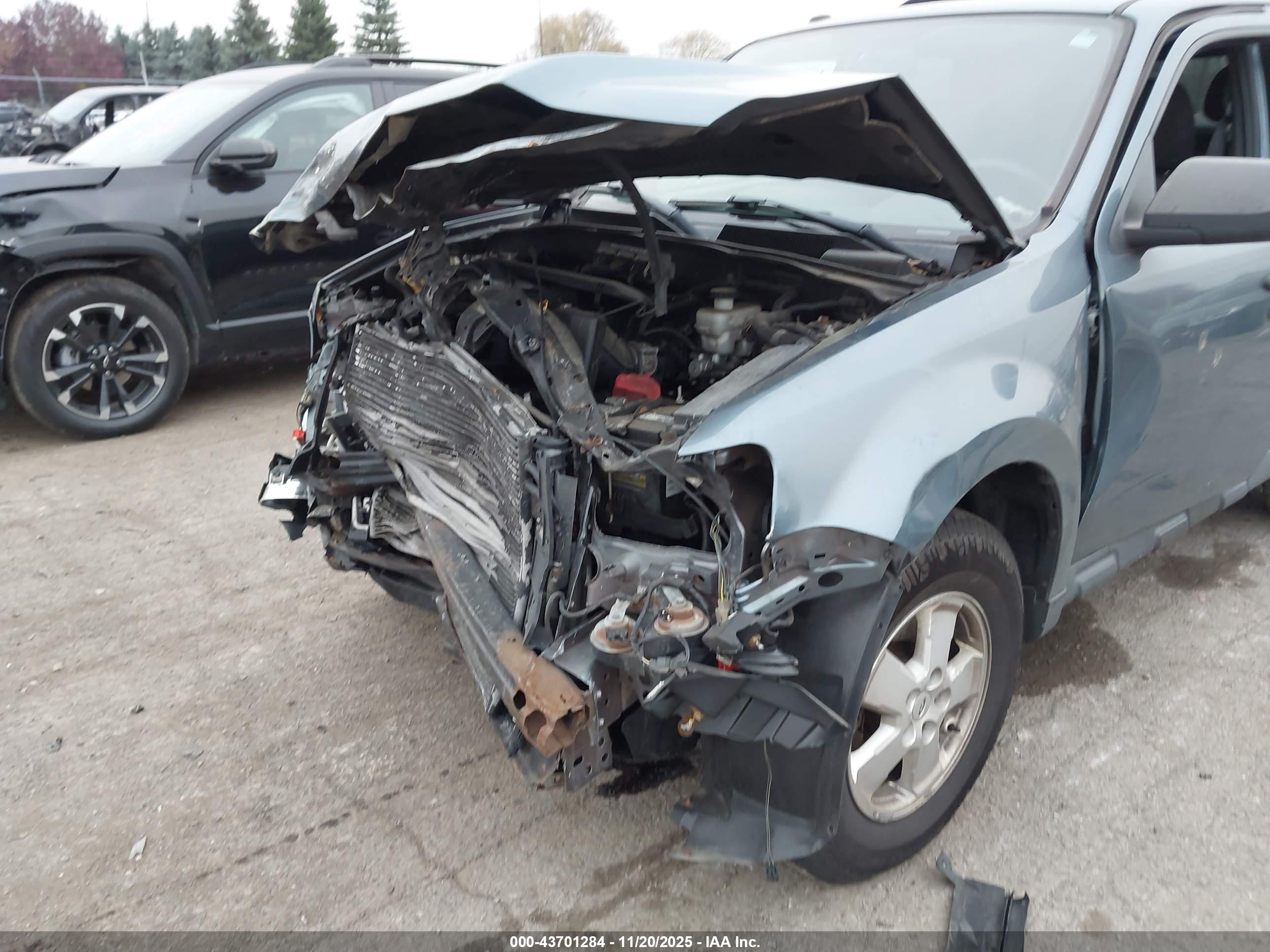 FORD ESCAPE image 6