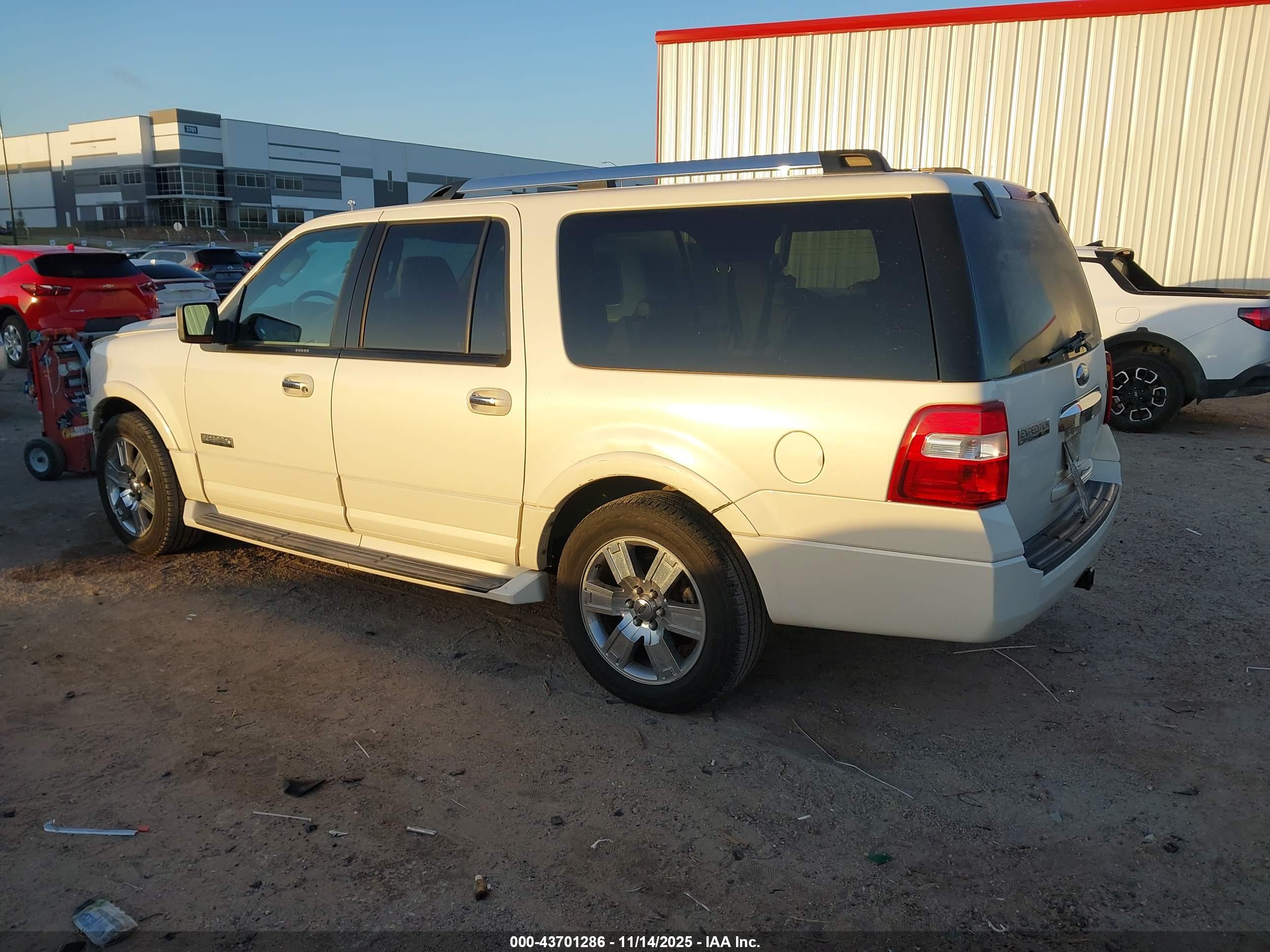 FORD EXPEDITION image 3