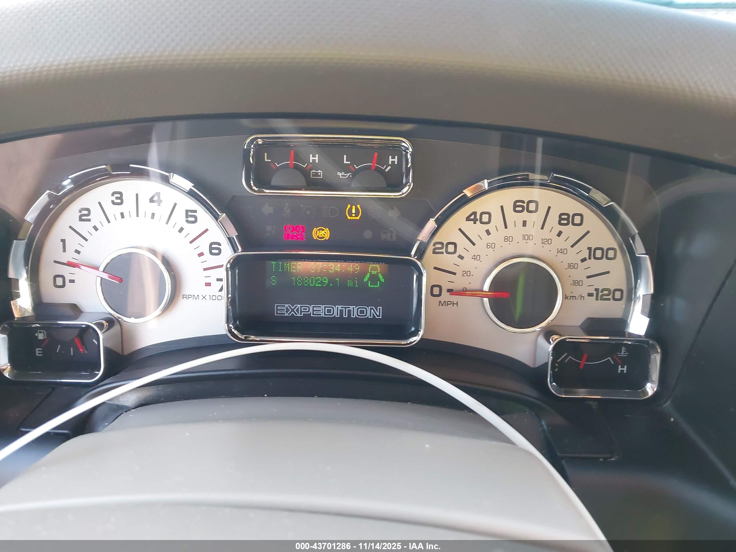 FORD EXPEDITION image 7