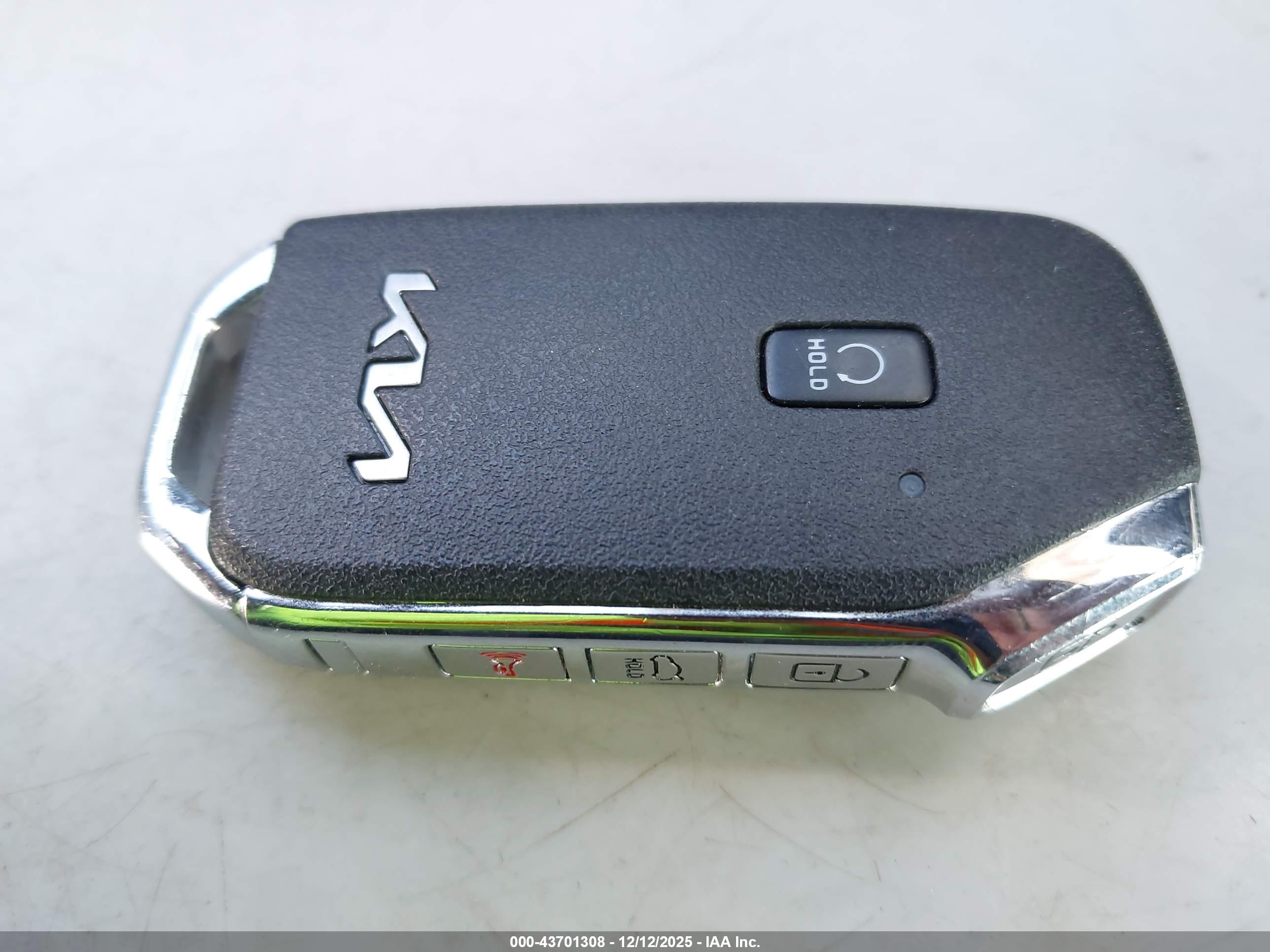 KIA K5 image 11