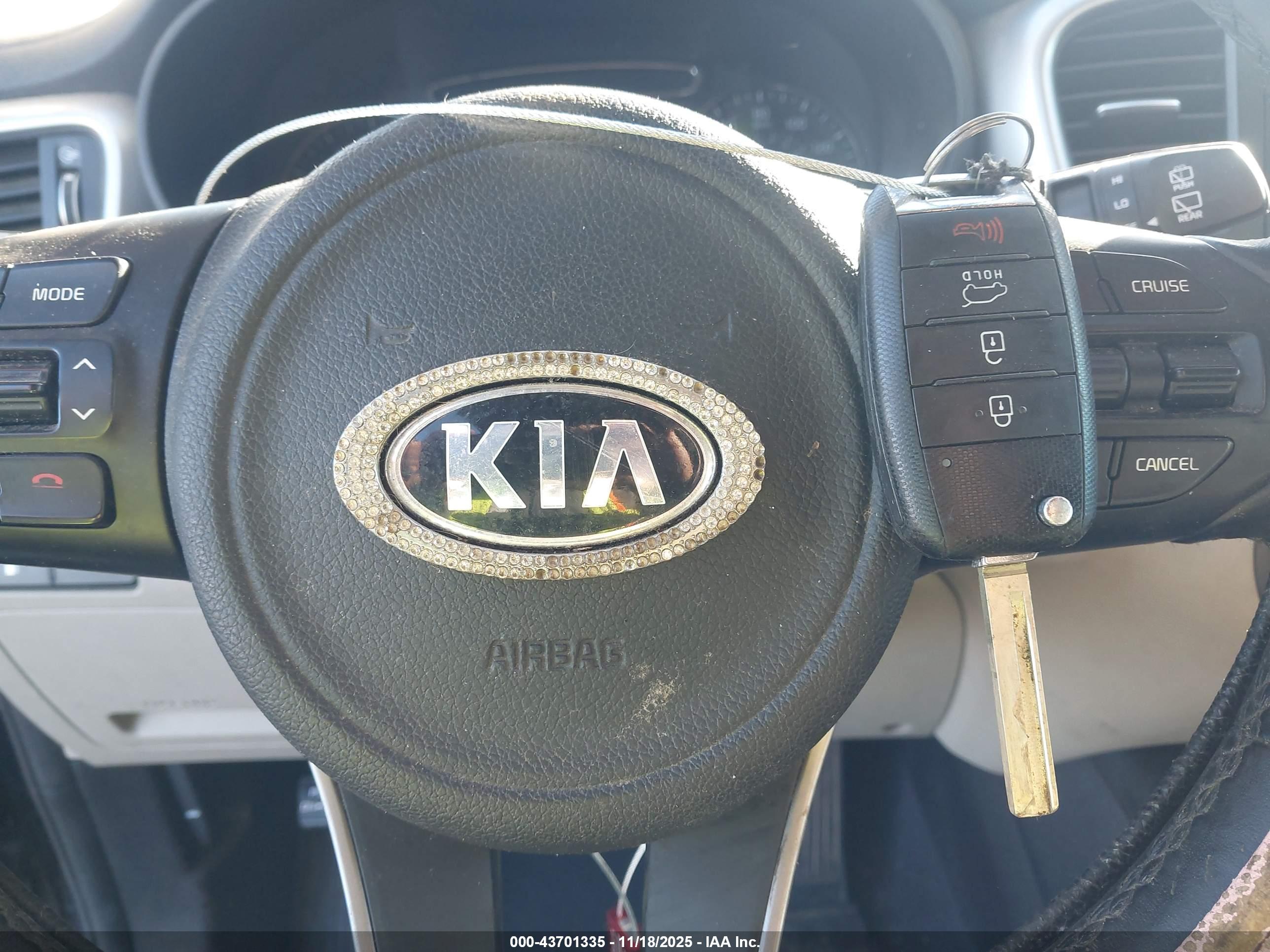 KIA SORENTO image 11