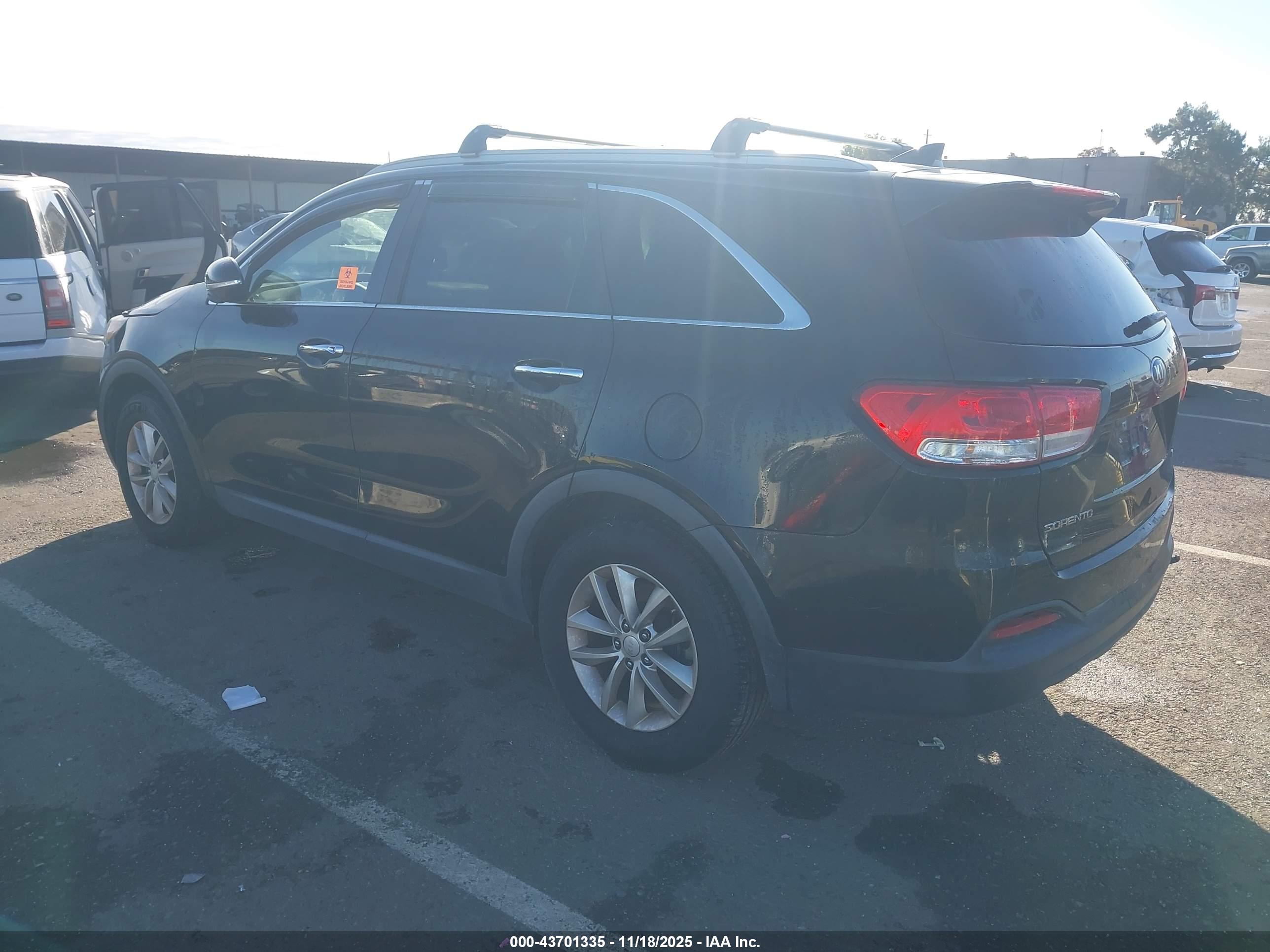 KIA SORENTO image 3