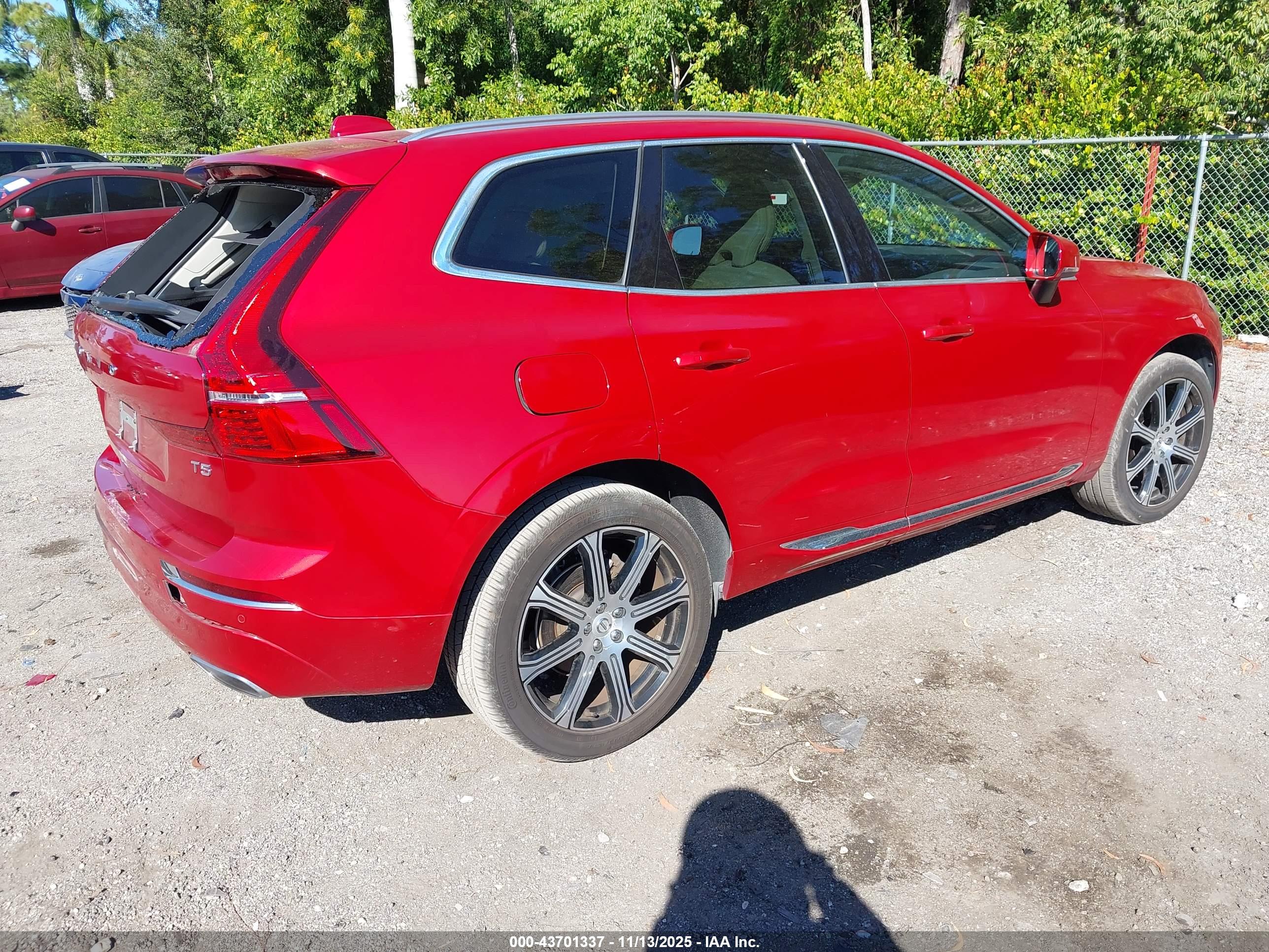VOLVO XC60 image 4