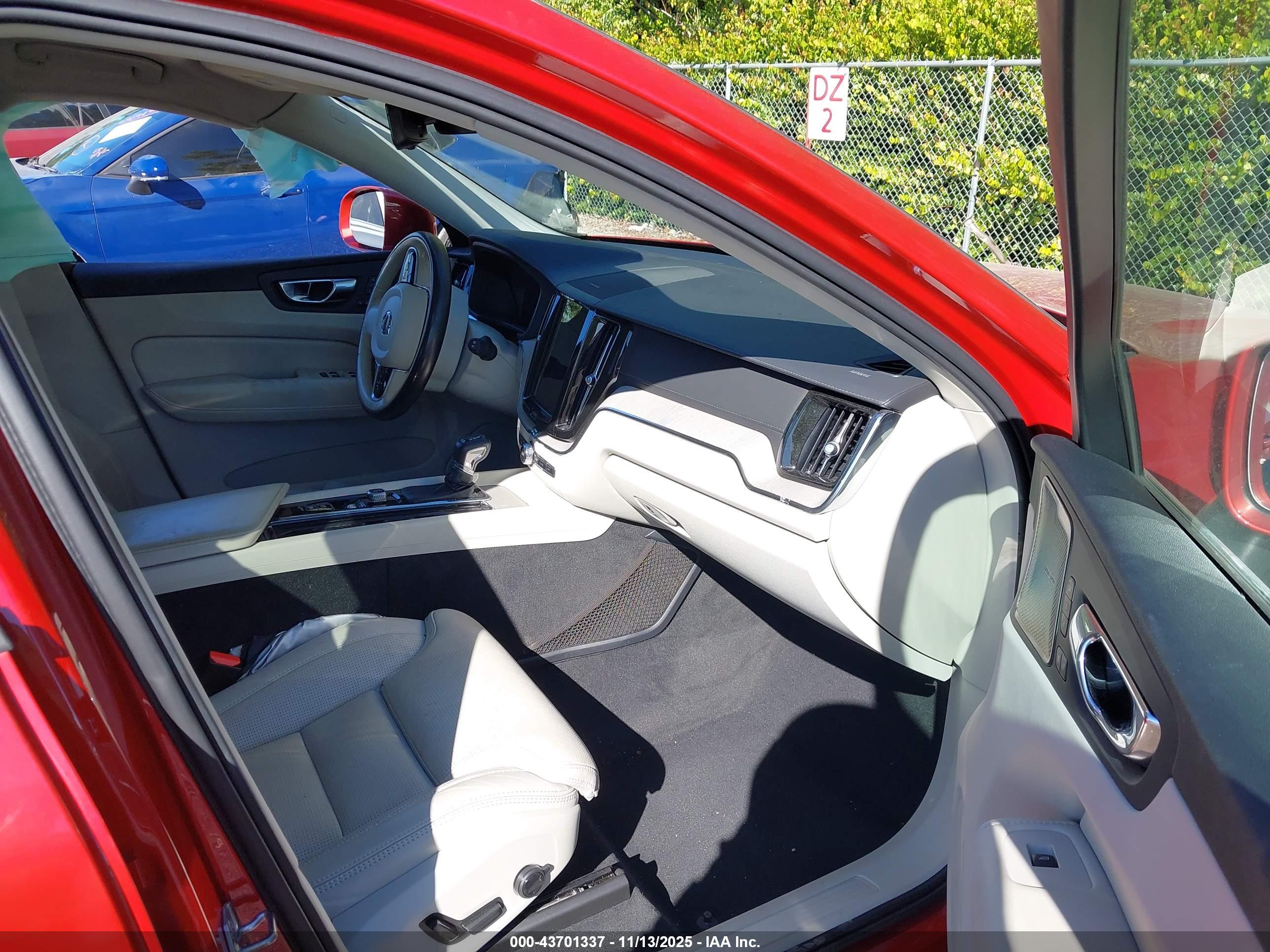 VOLVO XC60 image 5