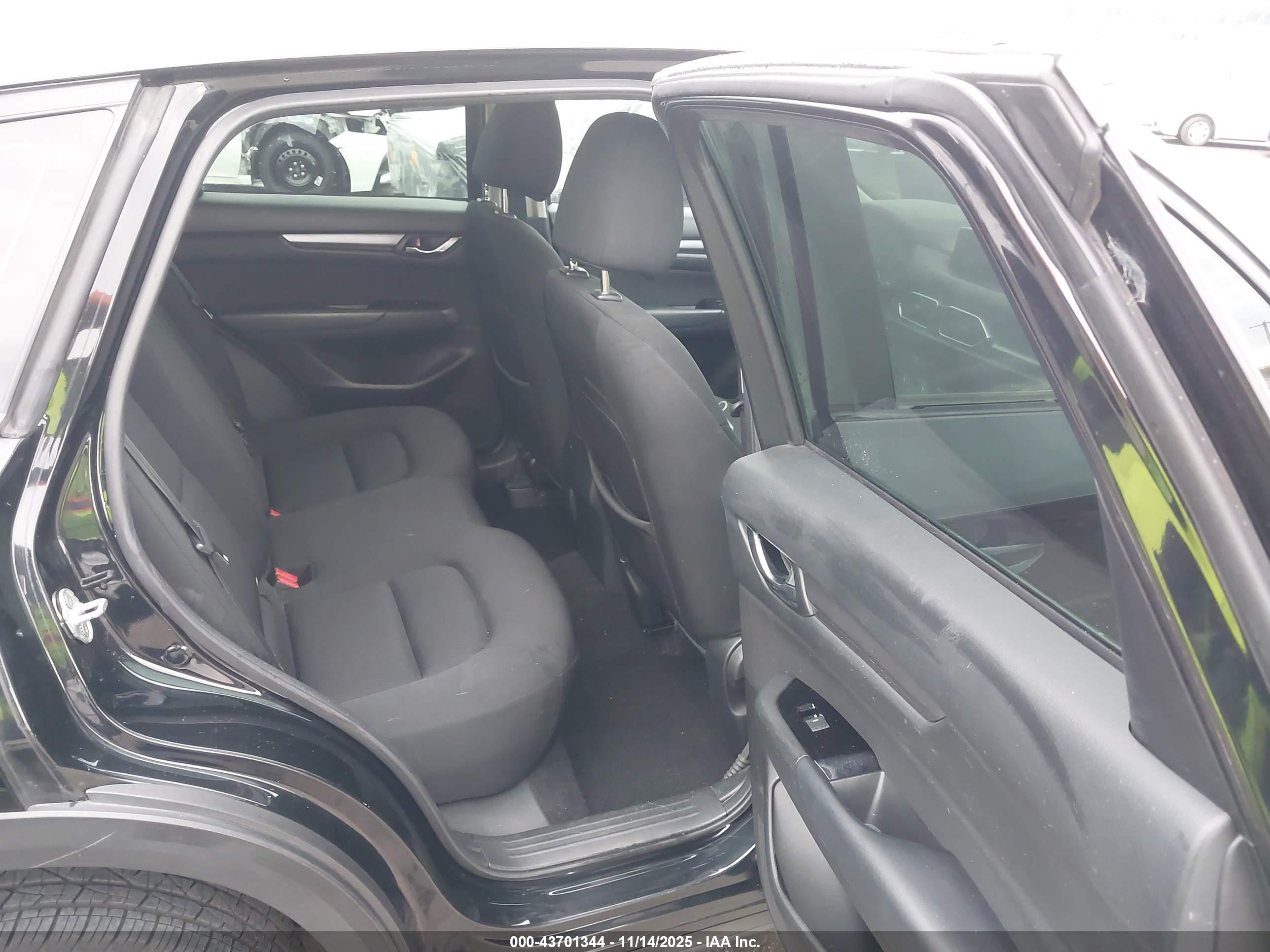 MAZDA CX-5 image 8