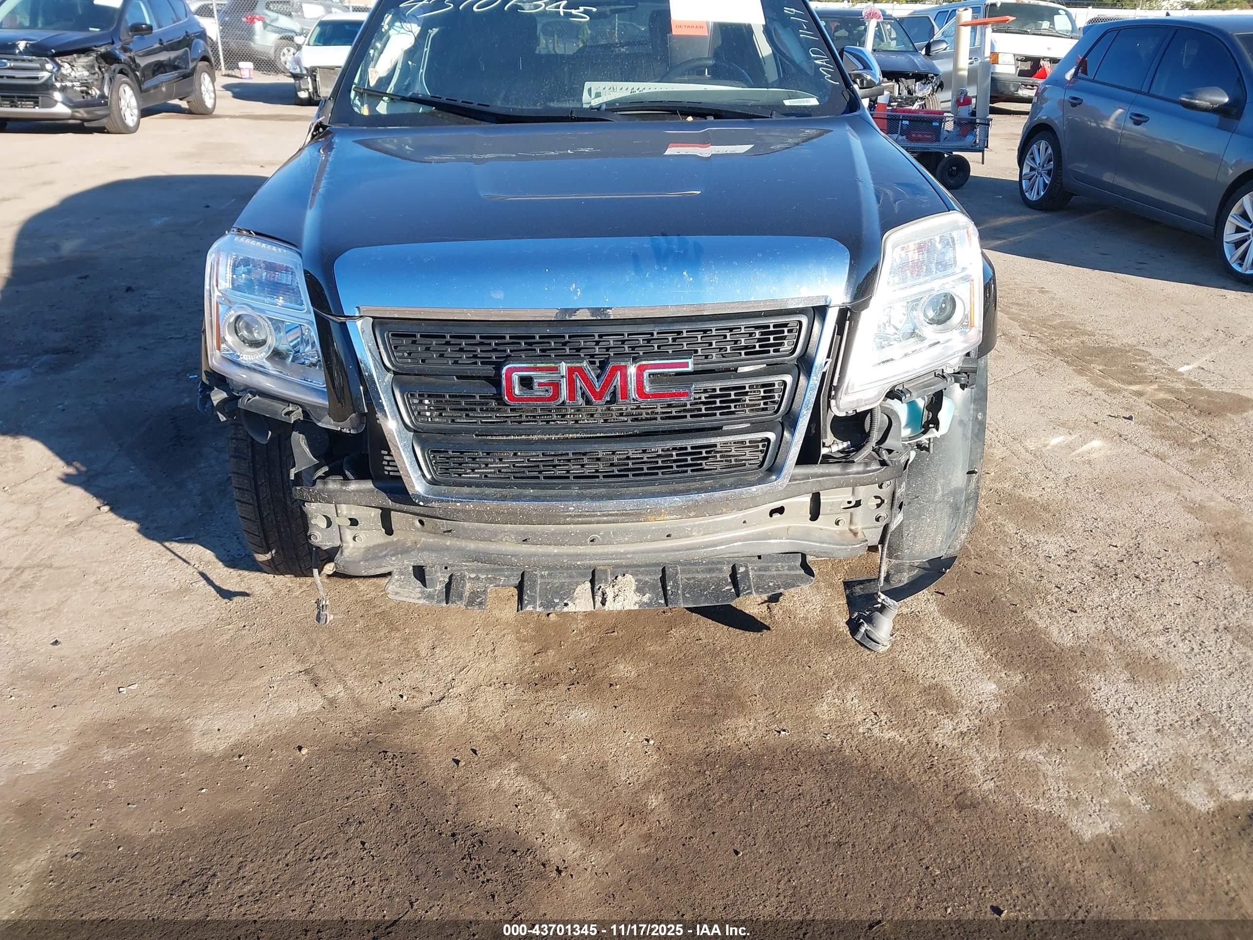 GMC TERRAIN image 6