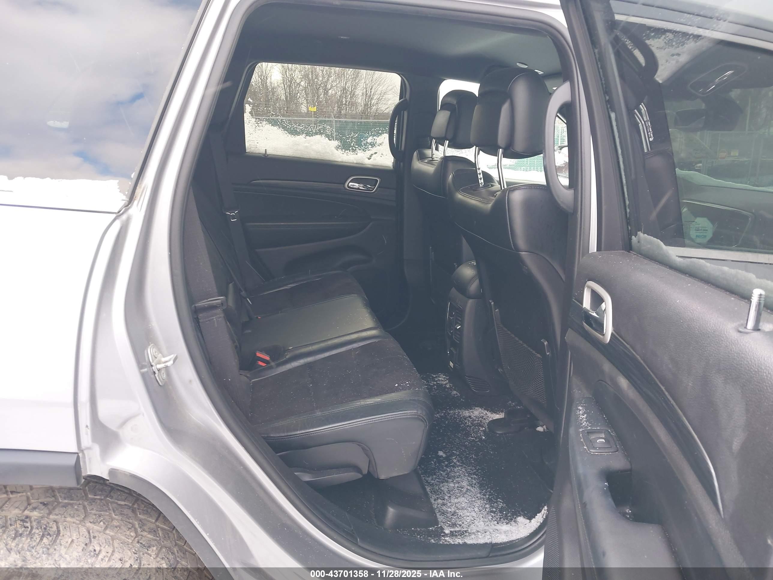 JEEP GRAND image 8