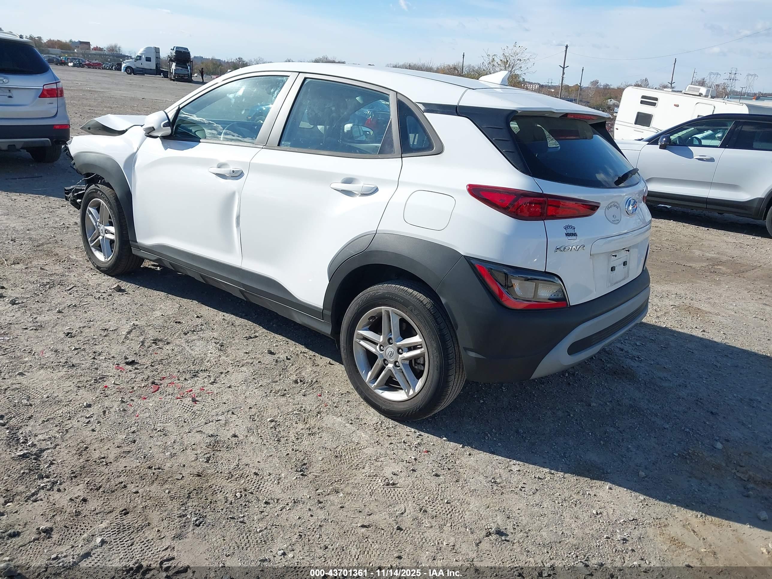 HYUNDAI KONA image 3