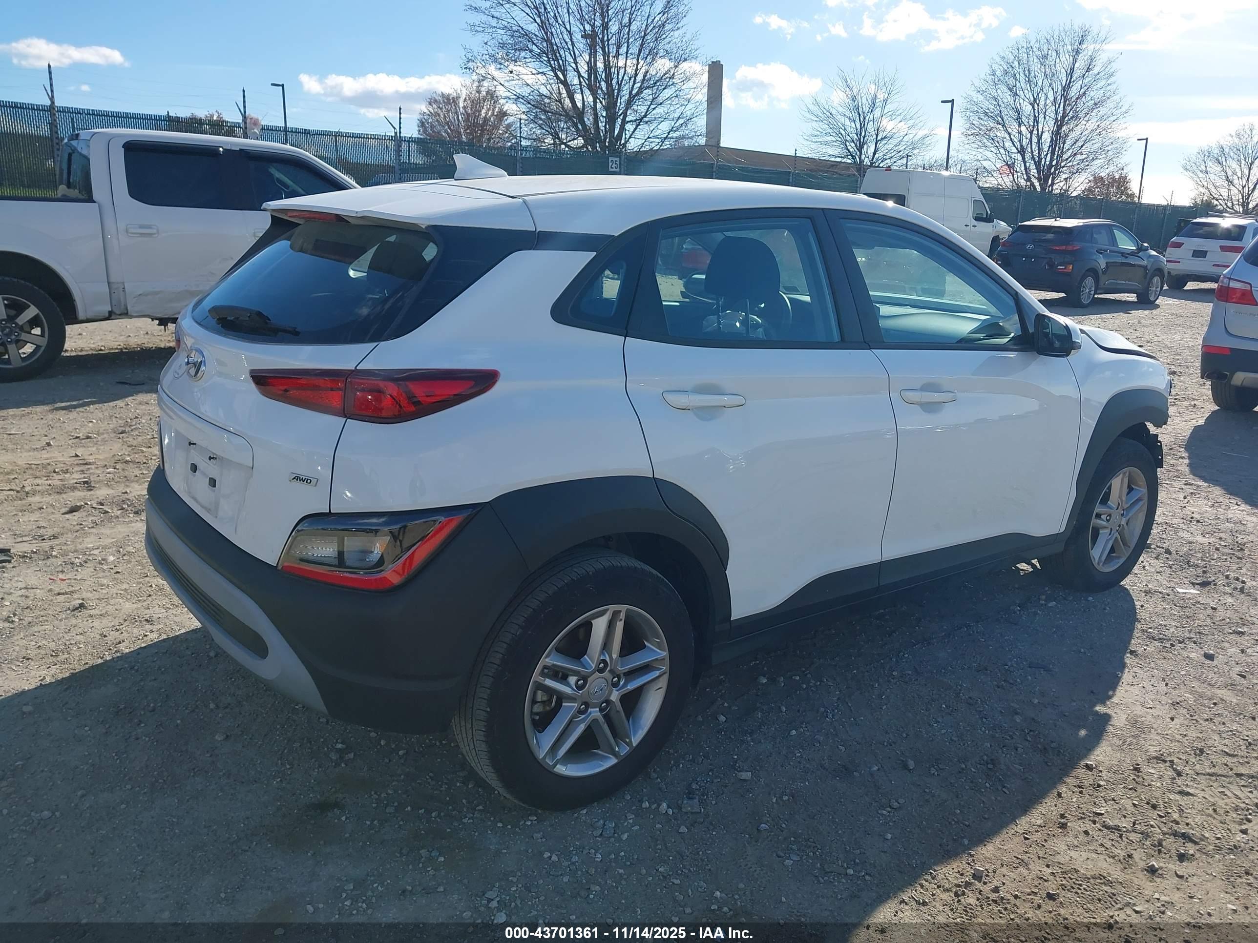 HYUNDAI KONA image 4