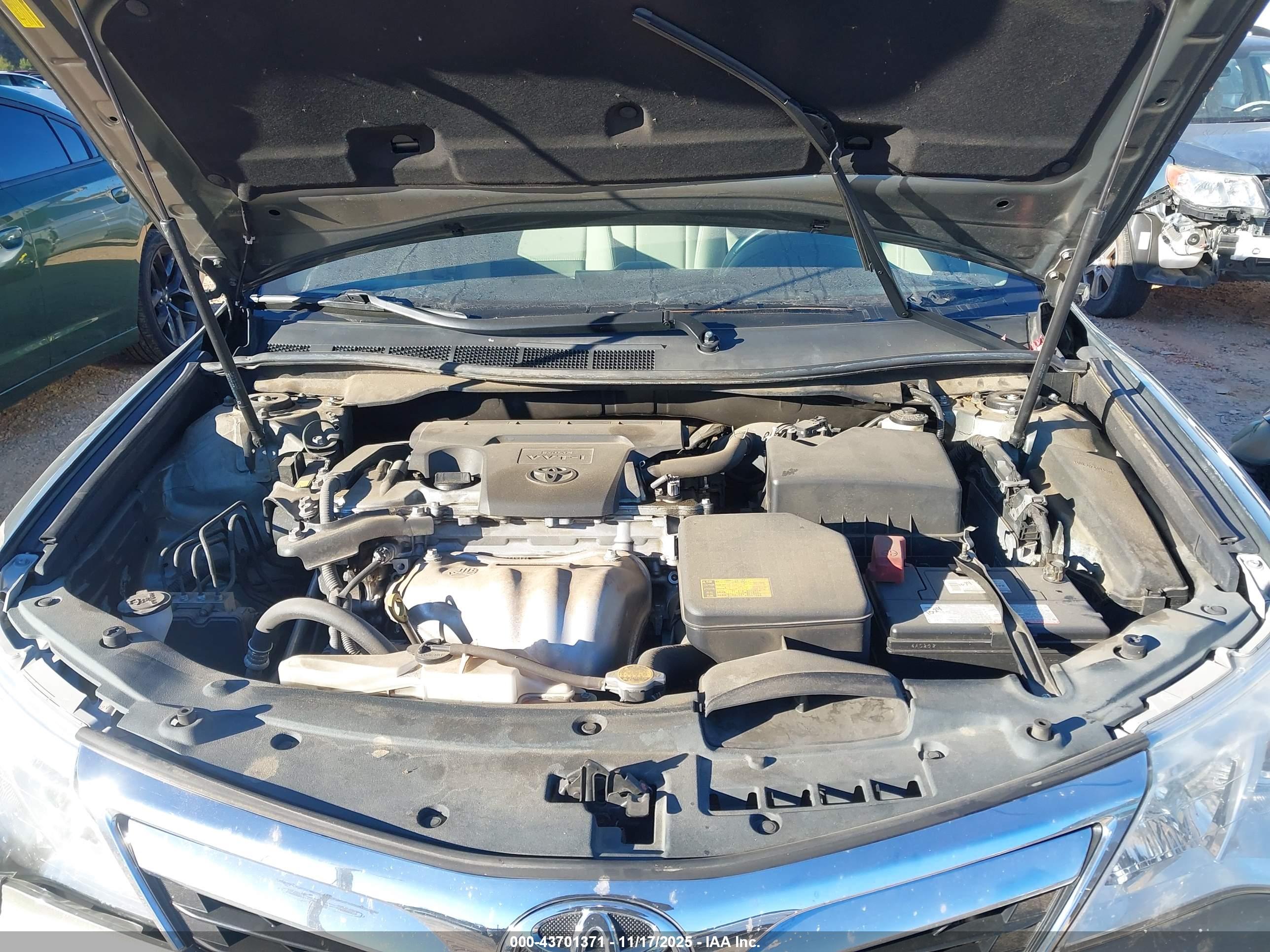 TOYOTA CAMRY image 10