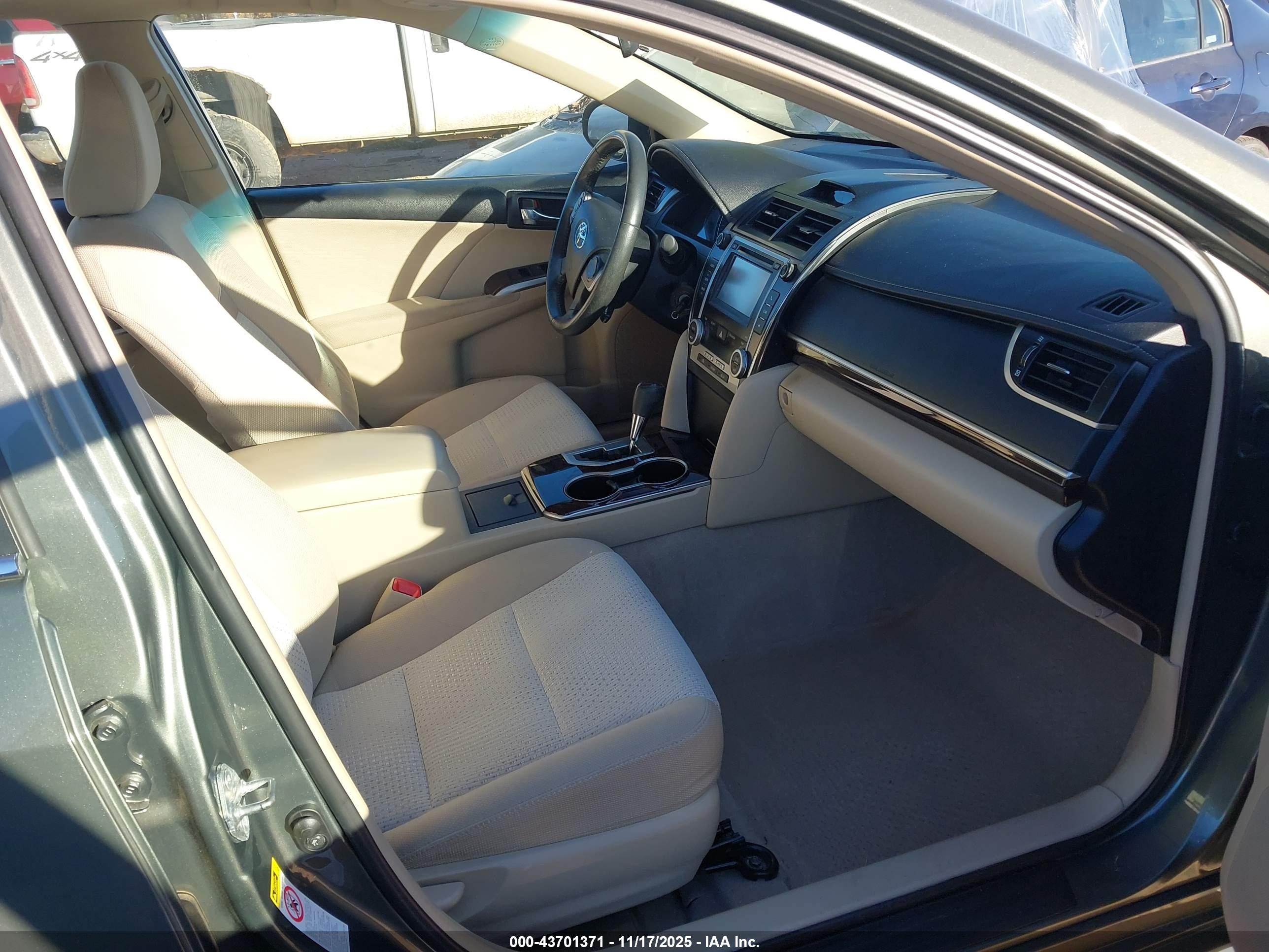 TOYOTA CAMRY image 5