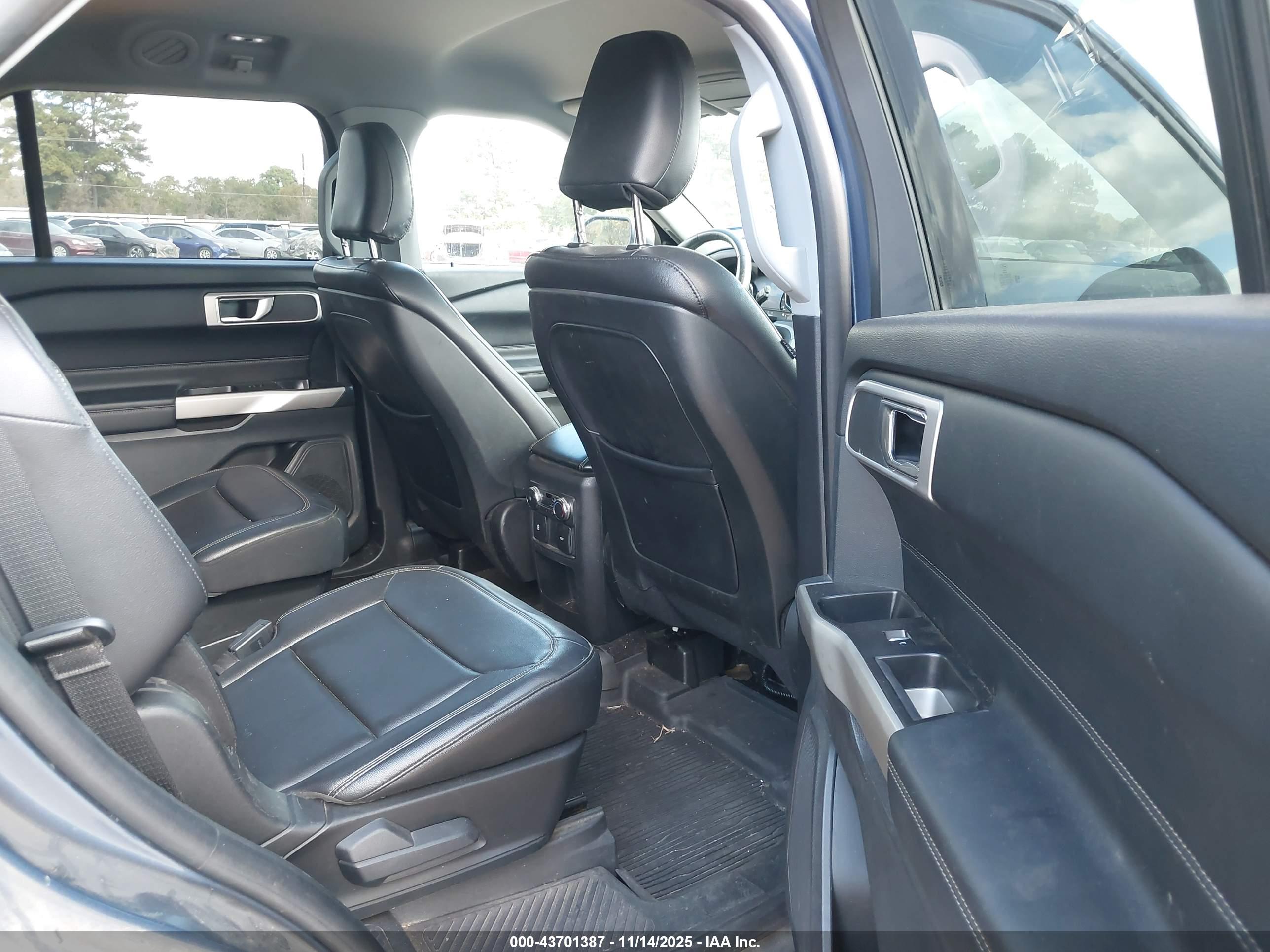 FORD EXPLORER image 8