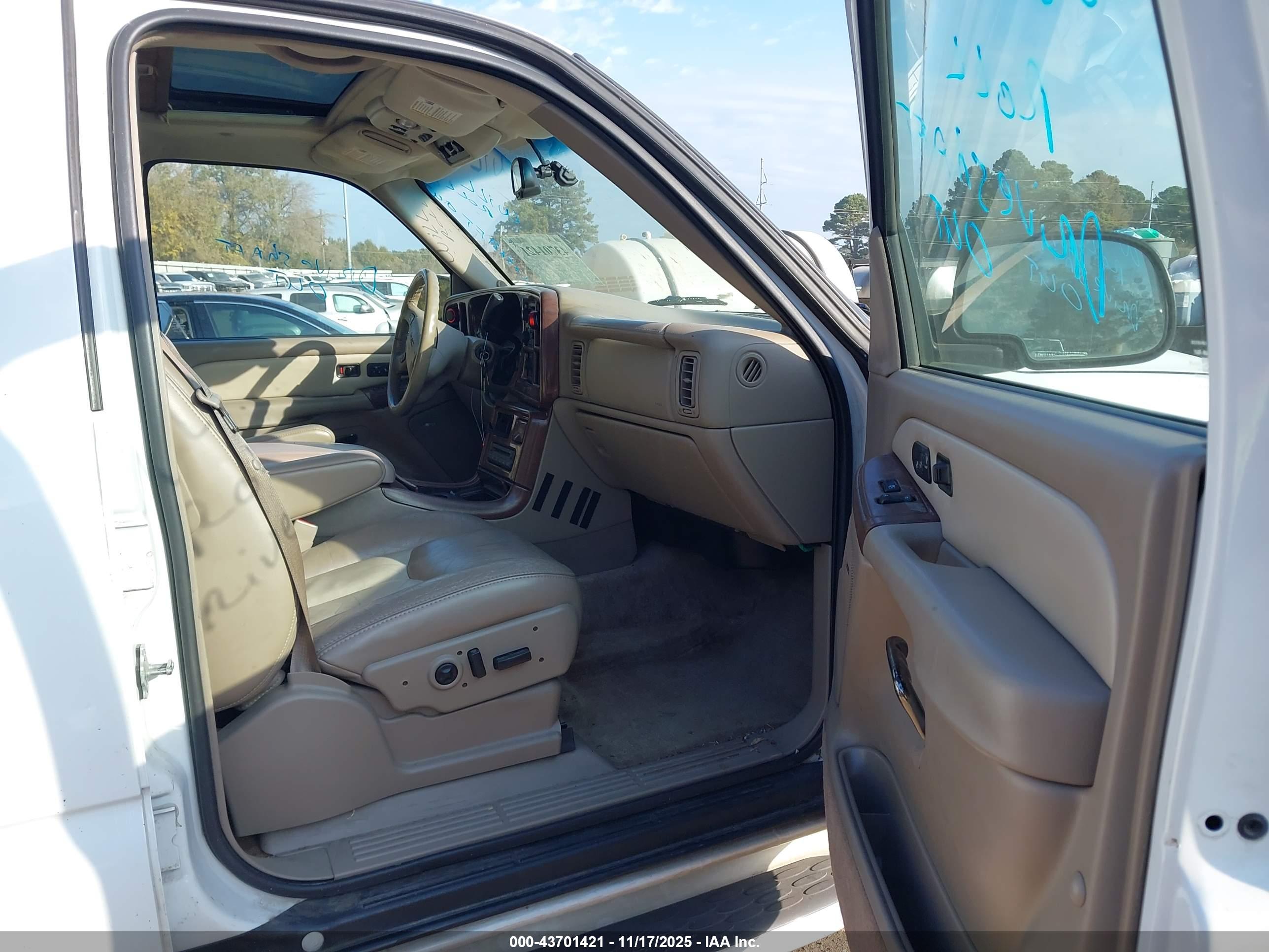 GMC YUKON image 5