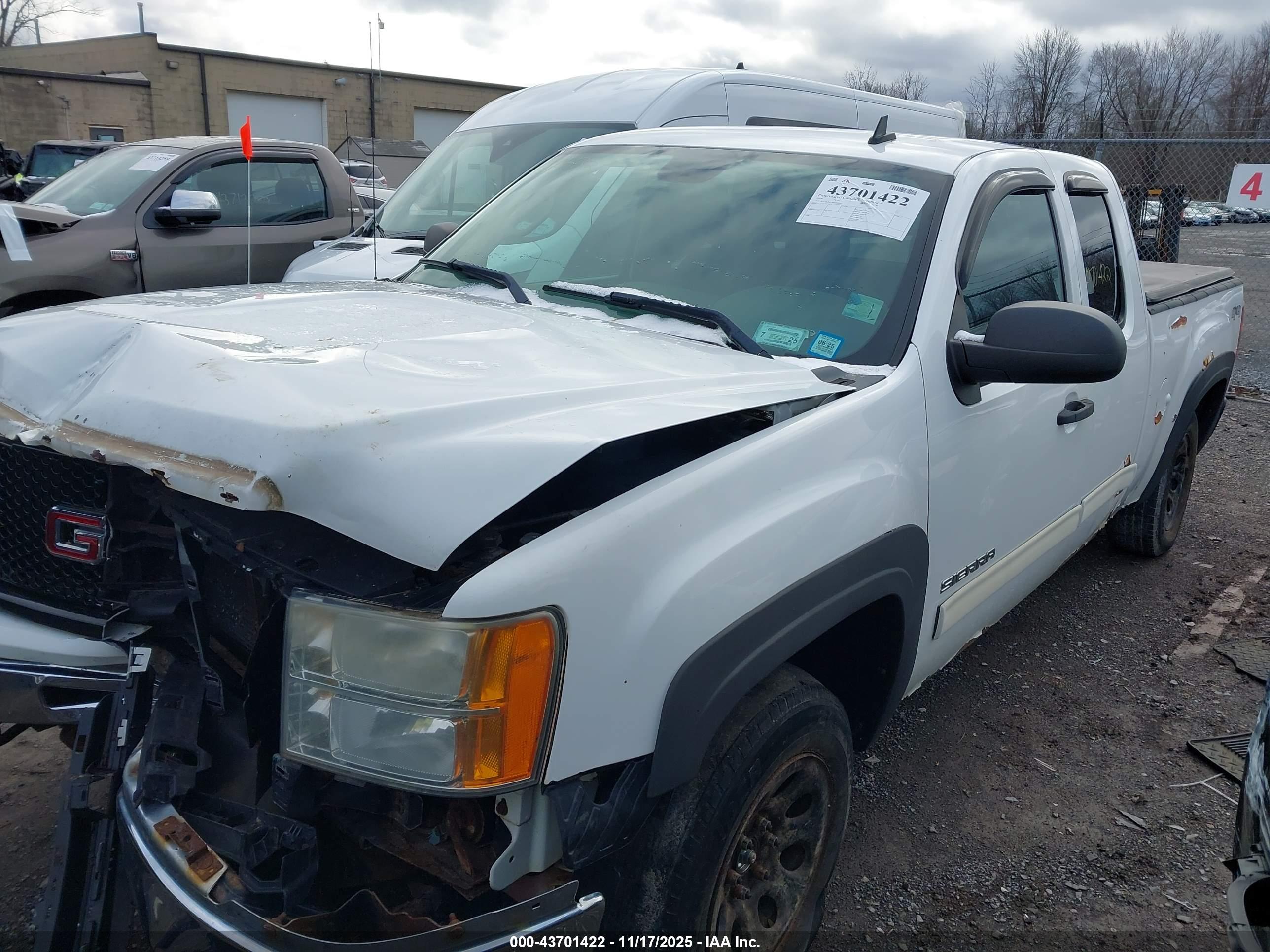 GMC SIERRA image 2