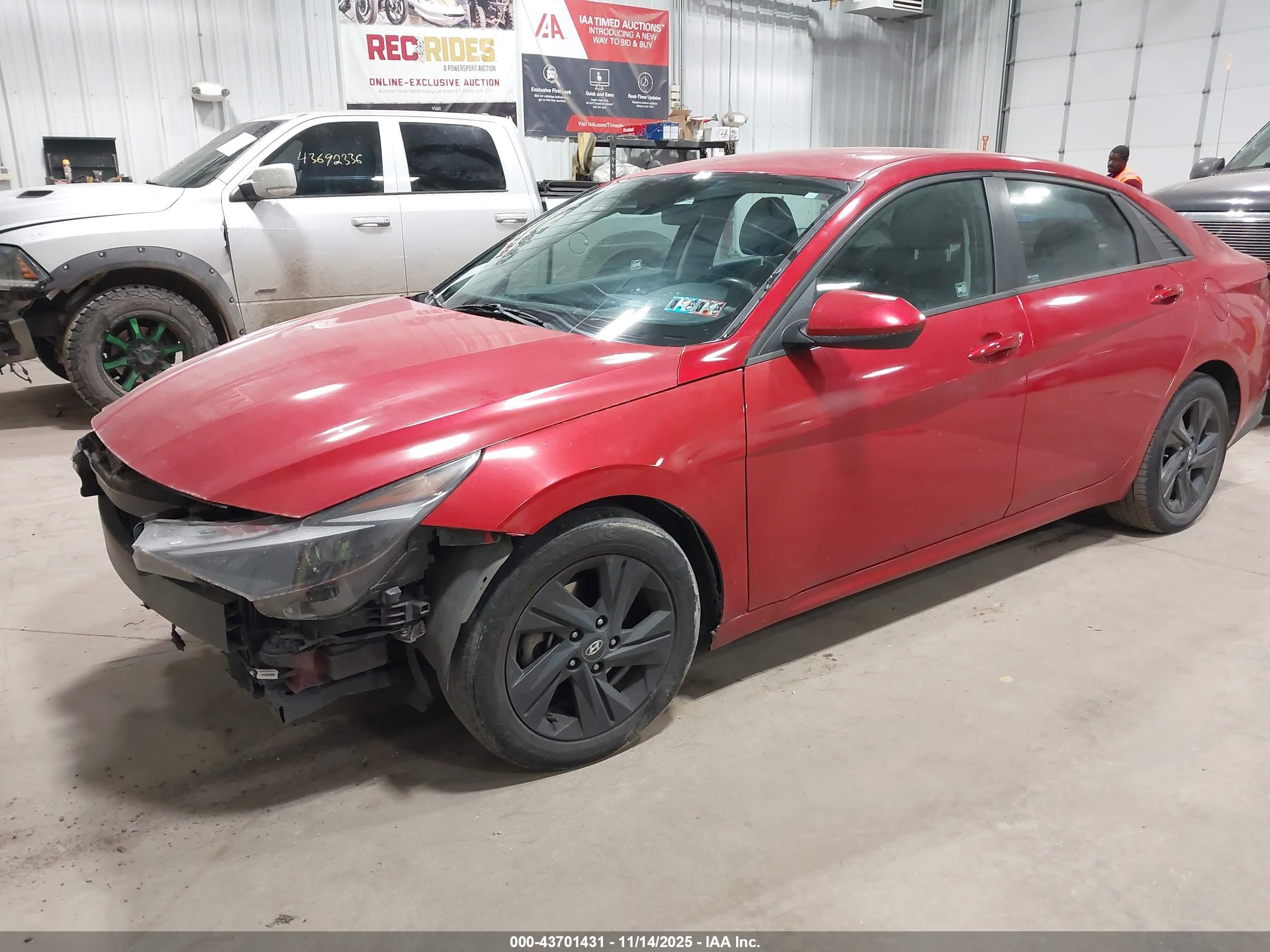 HYUNDAI ELANTRA image 2