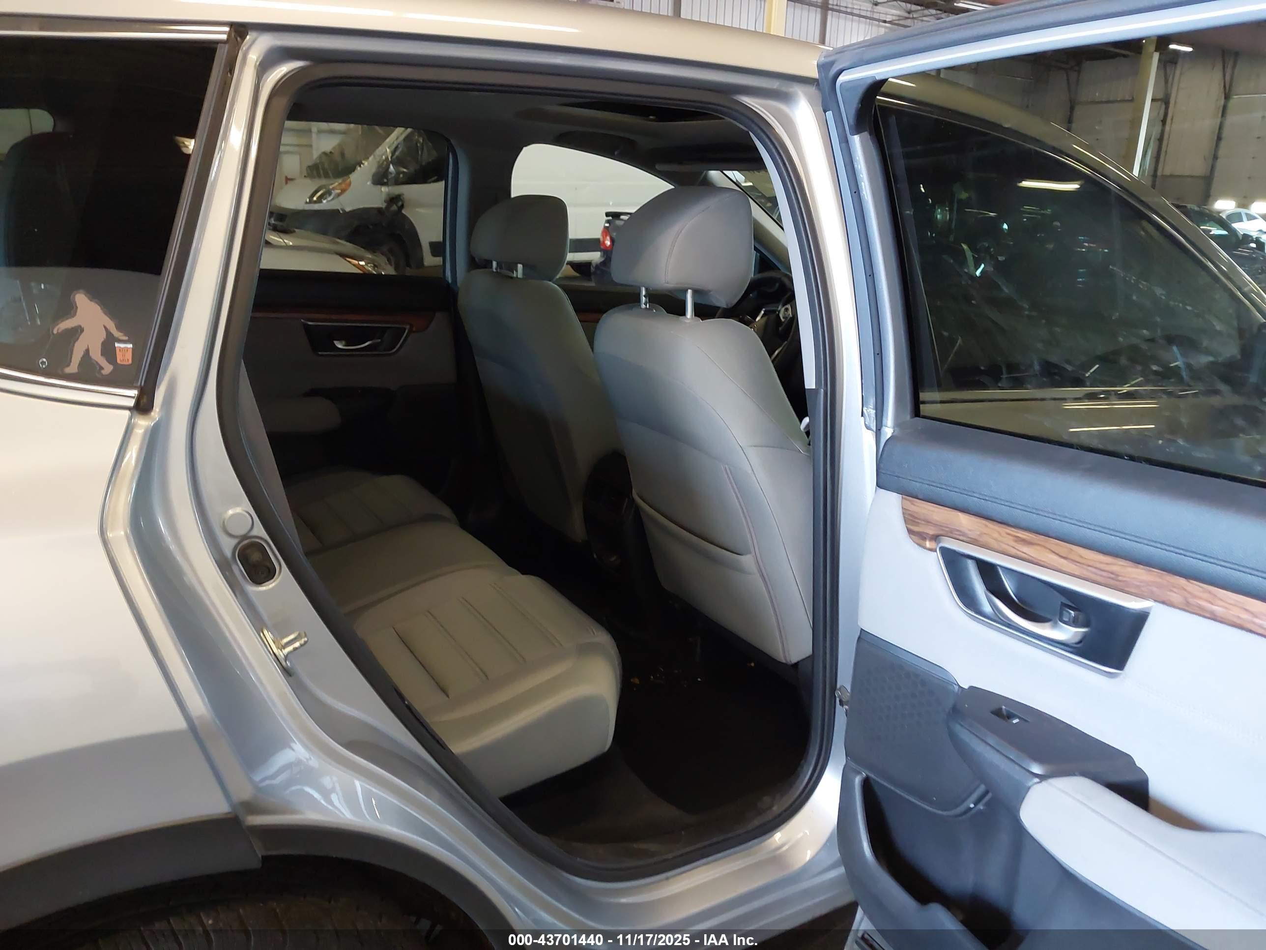 HONDA CR-V image 8