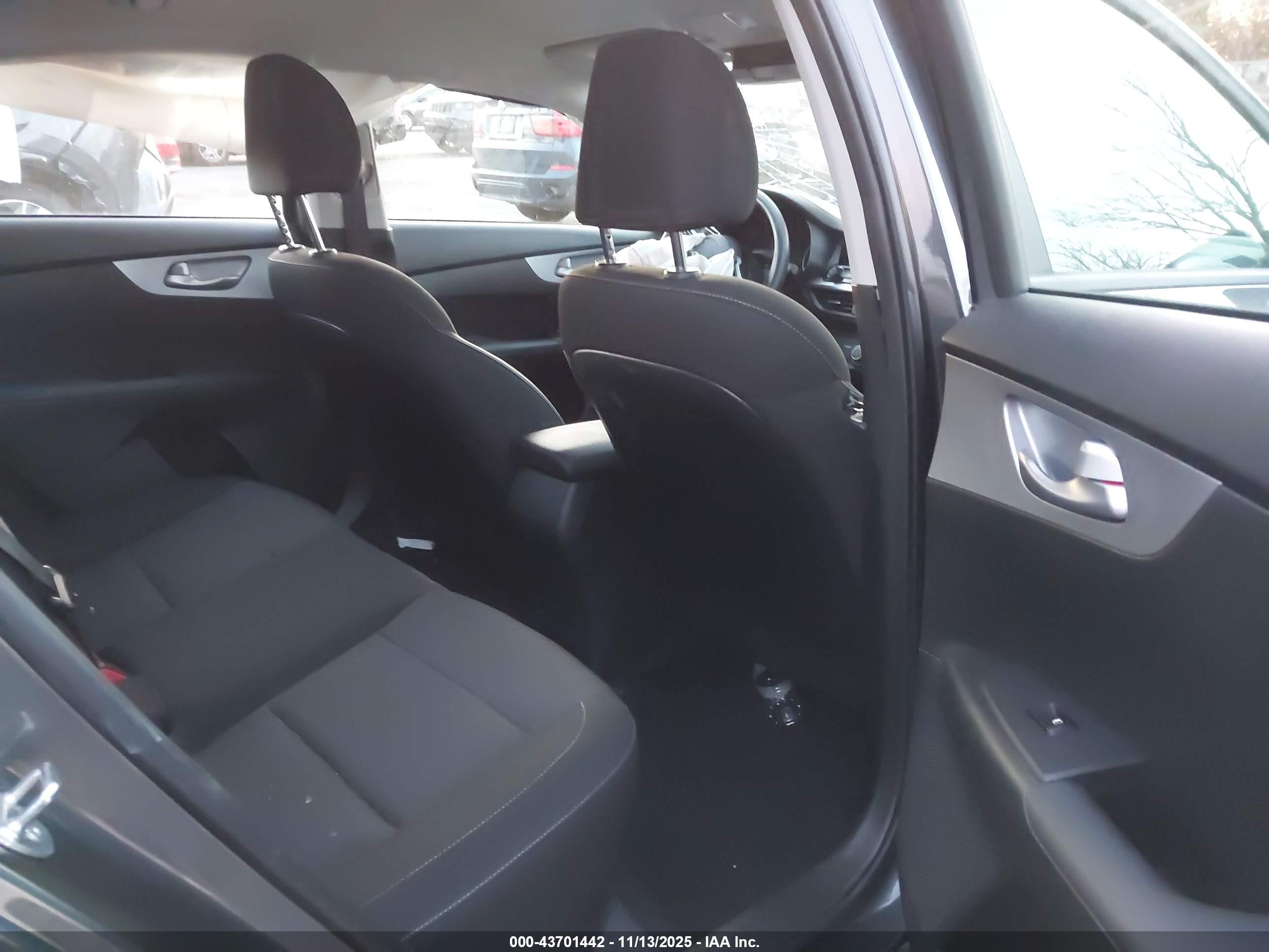 KIA FORTE image 8
