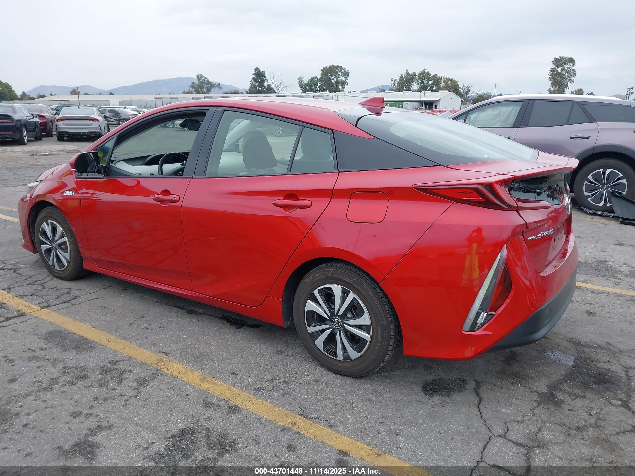 TOYOTA PRIUS image 3