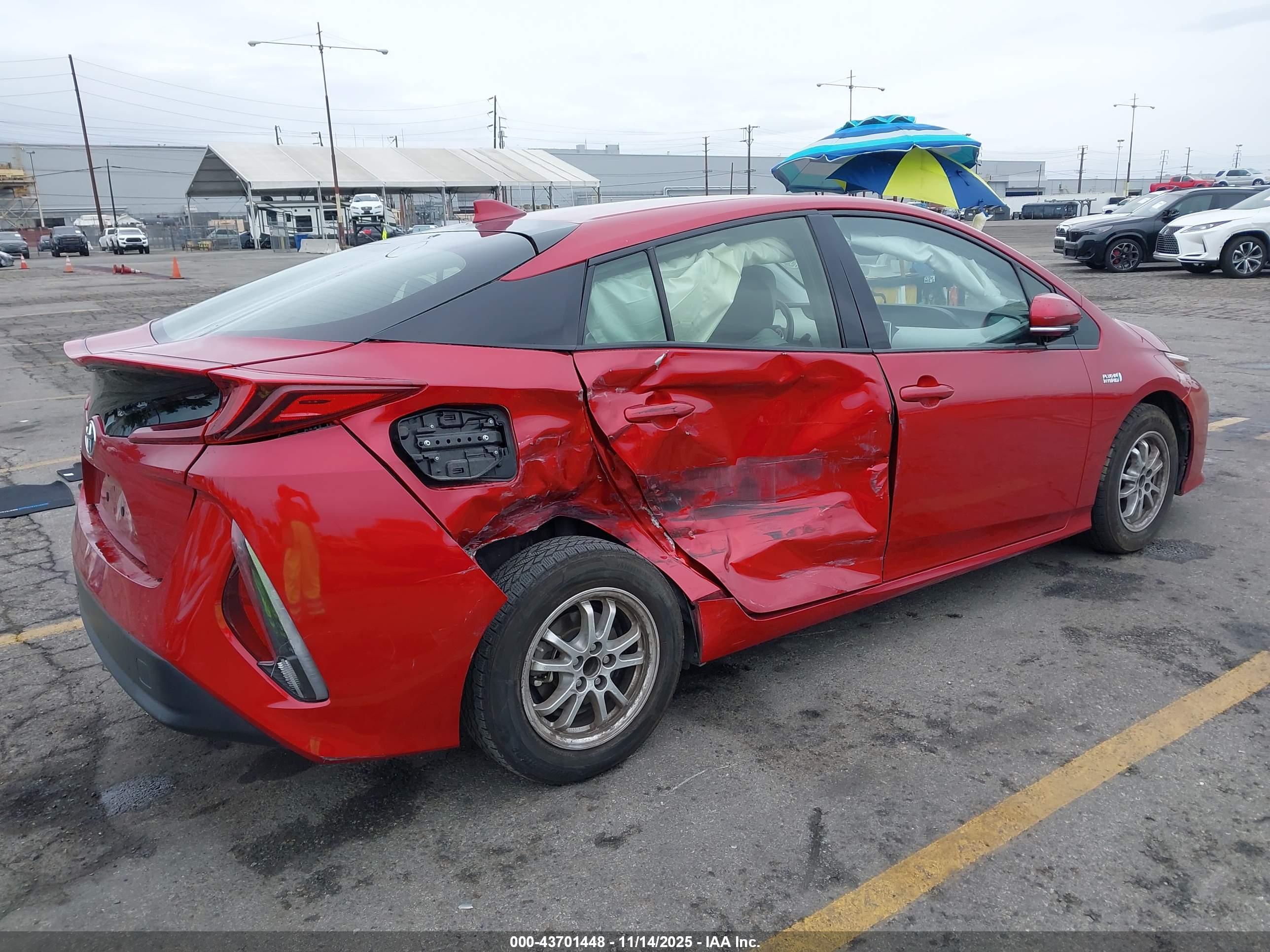 TOYOTA PRIUS image 4
