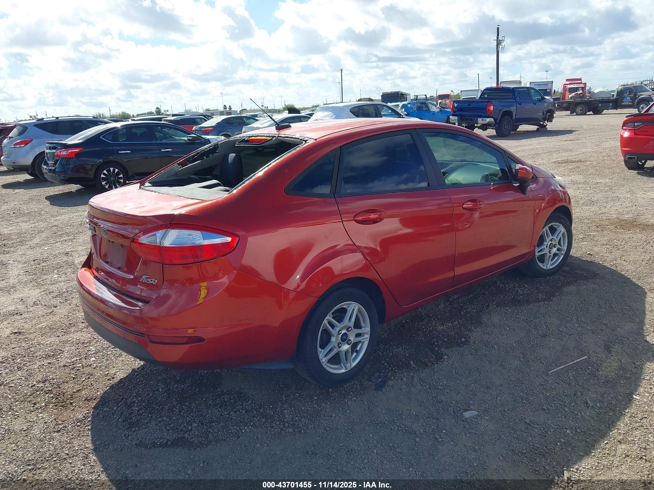 FORD FIESTA image 4