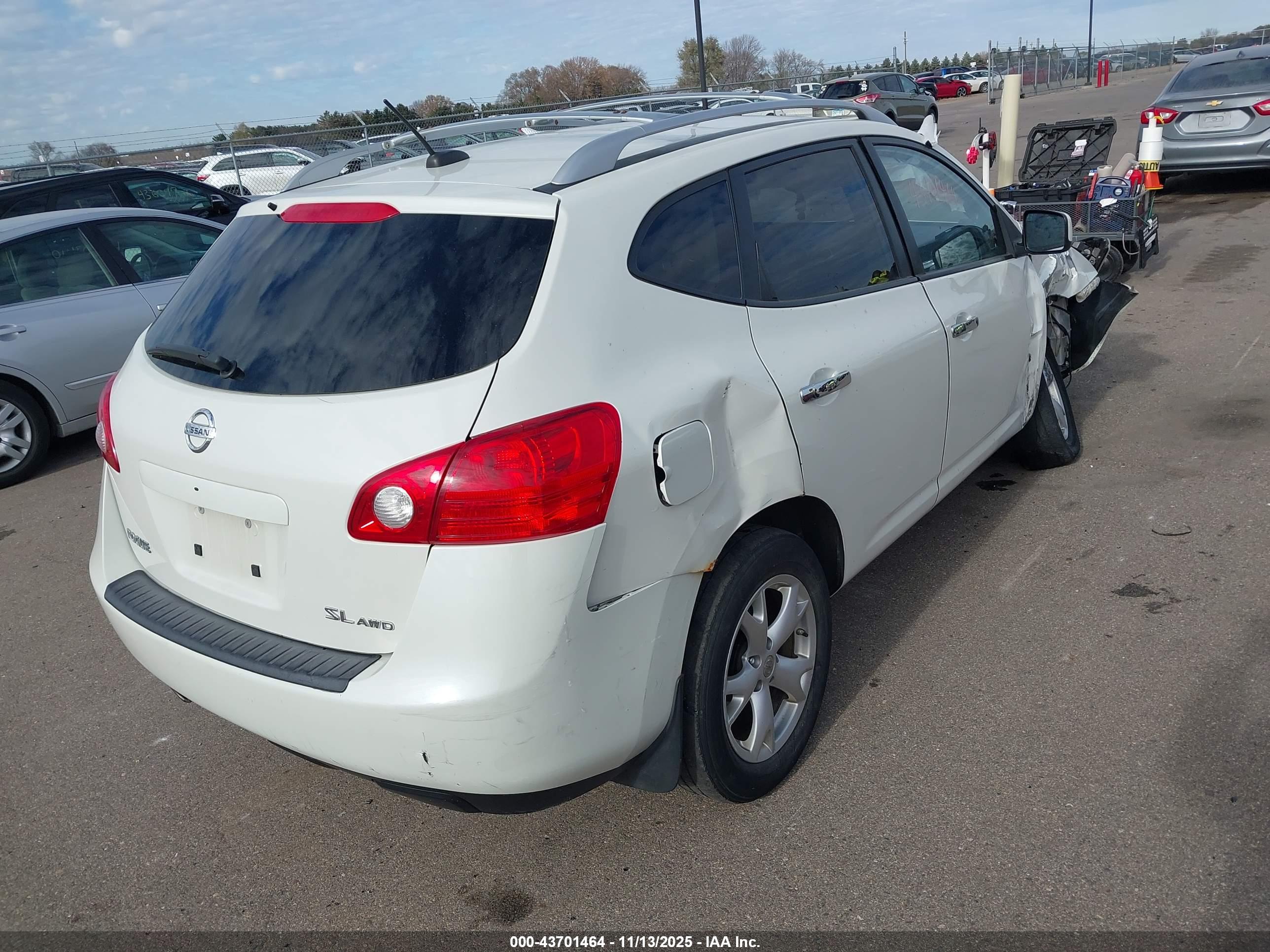 NISSAN ROGUE image 4