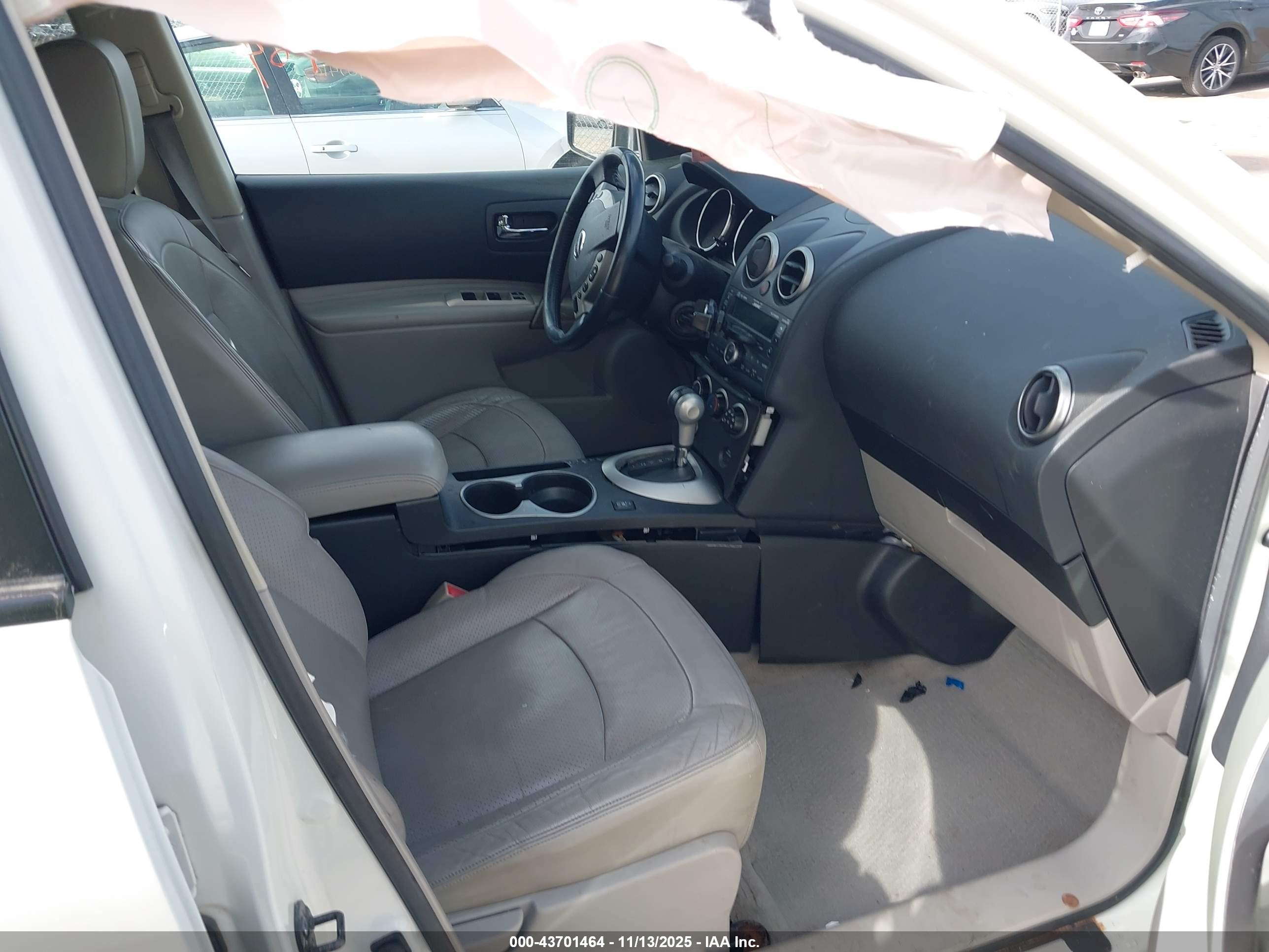 NISSAN ROGUE image 5
