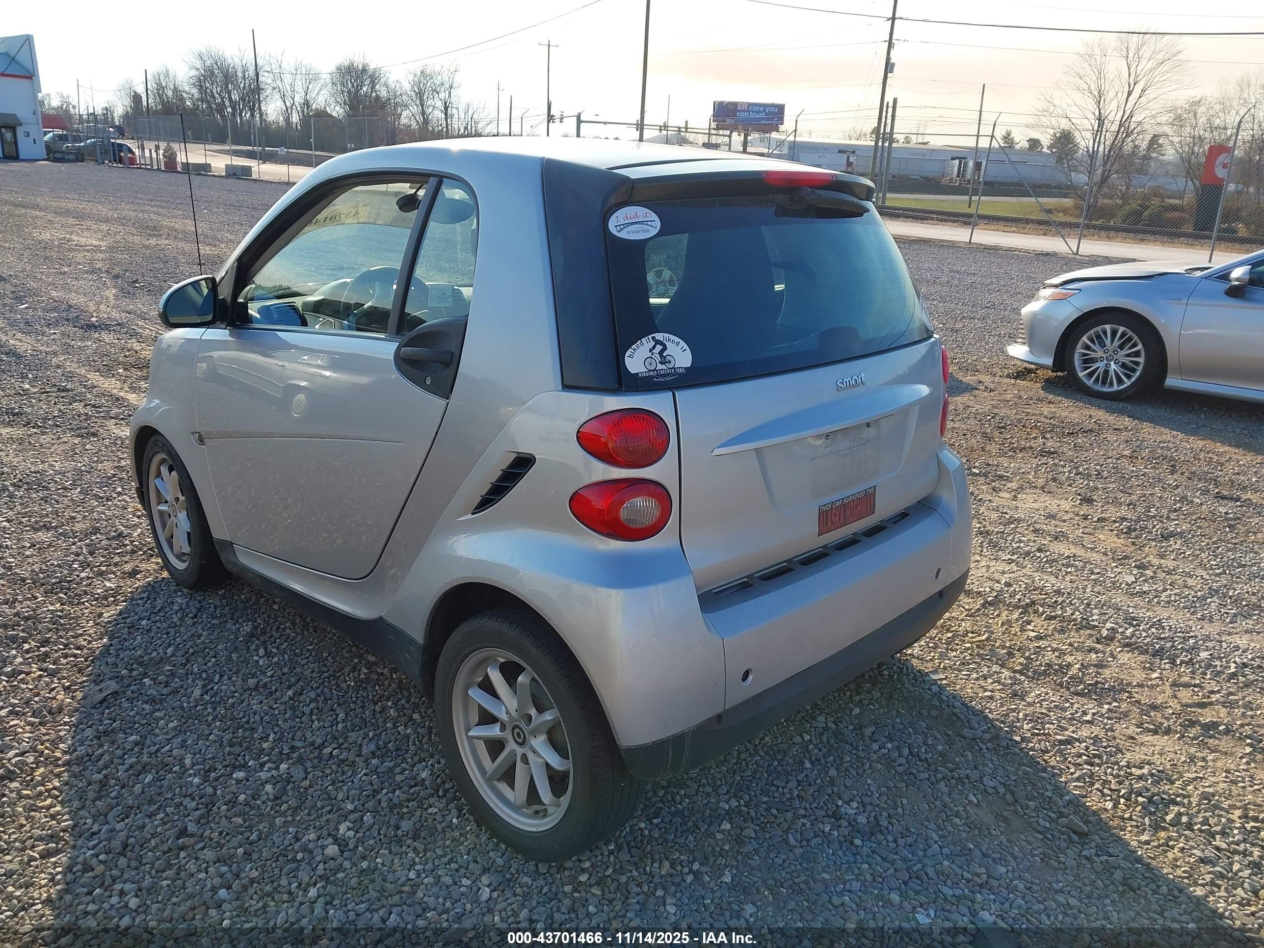 SMART FORTWO image 3