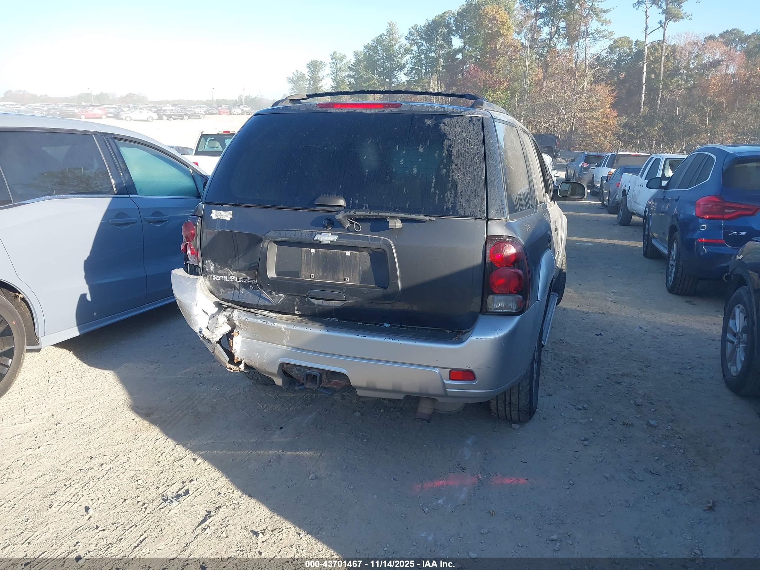 CHEVROLET TRAILBLAZER image 4